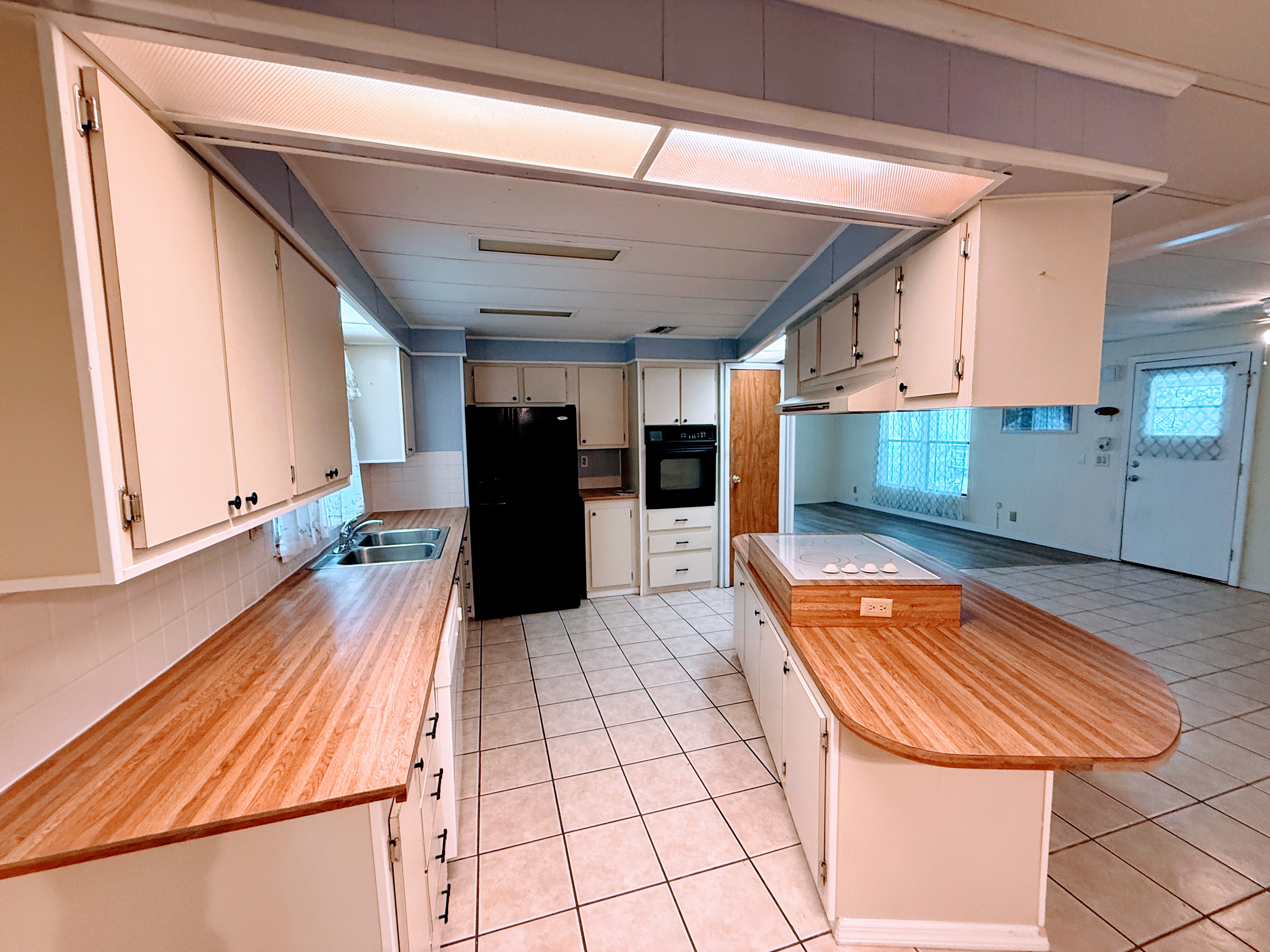 12100 Seminole Blvd, Lot 261, Largo, Florida 33778, 2 Bedrooms Bedrooms, ,2 BathroomsBathrooms,55-Plus Mobile Home,For Sale,Seminole Blvd, Lot 261,4544