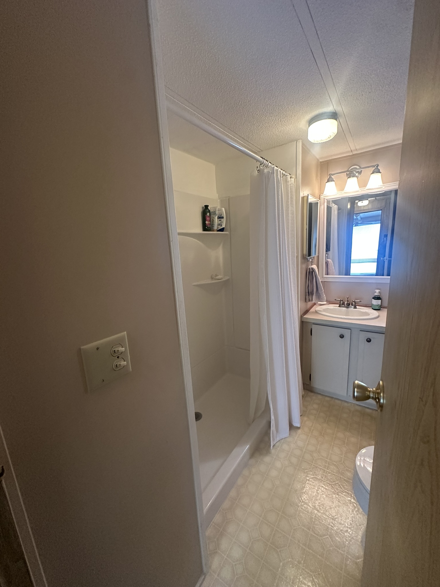 8225 Arevee Dr, Lot 632, New Port Richey, Florida 34653, 1 Bedroom Bedrooms, ,1 BathroomBathrooms,55-Plus Mobile Home,For Sale,Arevee Dr, Lot 632,4549