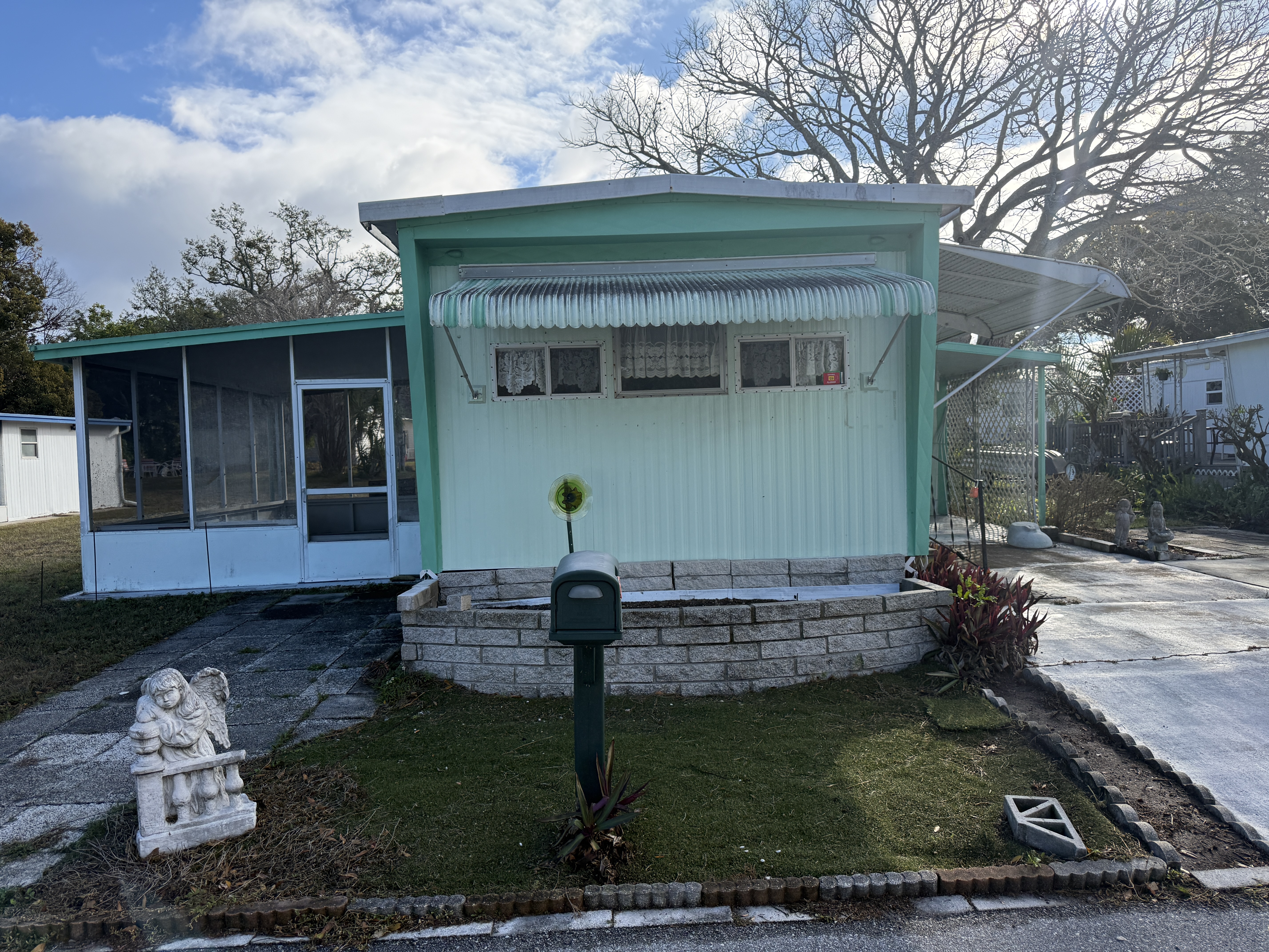 106 Diogenes St, Dunedin, Florida 34098, 2 Bedrooms Bedrooms, ,1 BathroomBathrooms,55-Plus Mobile Home,For Sale,Diogenes St,4551