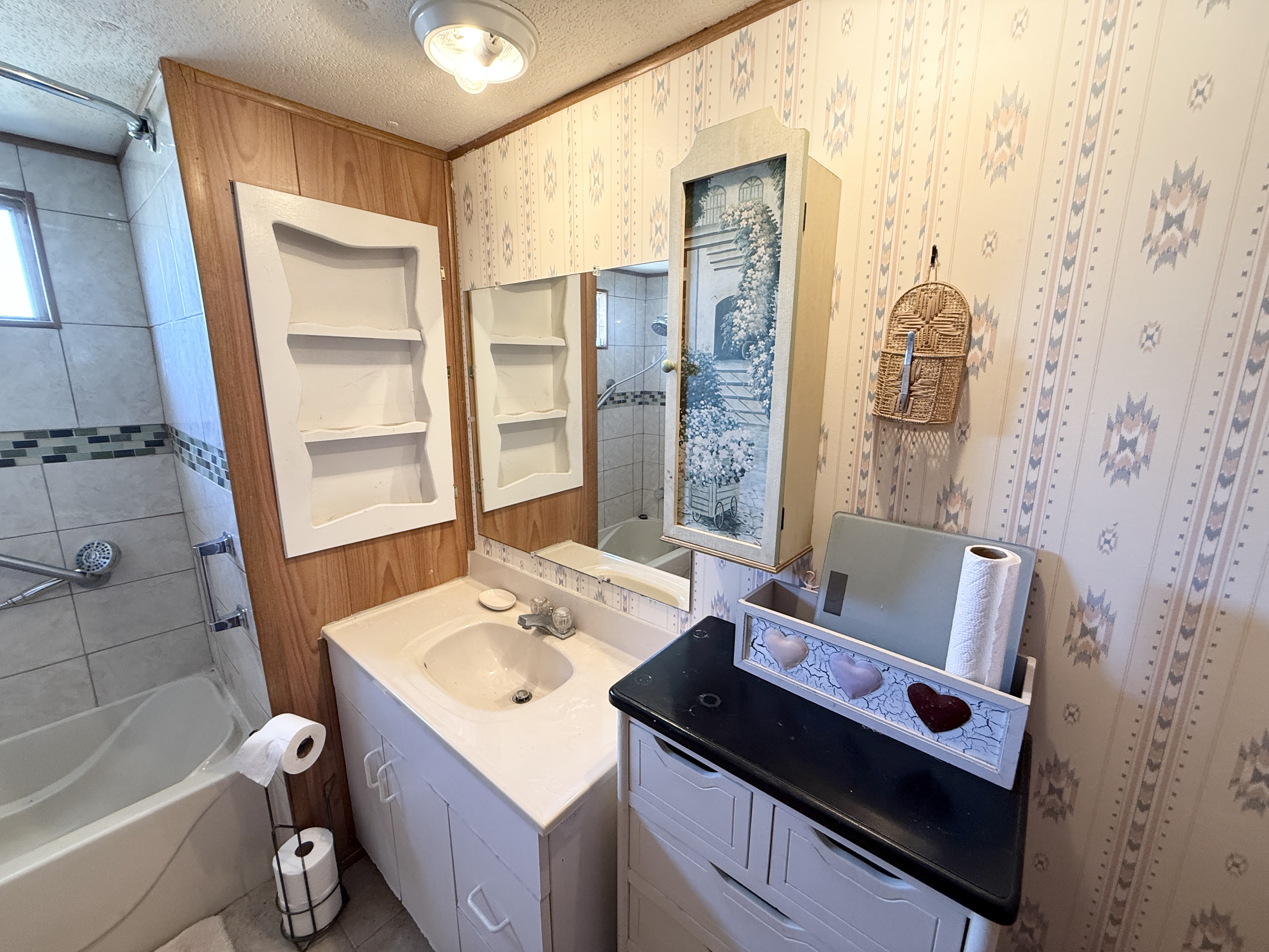106 Diogenes St, Dunedin, Florida 34098, 2 Bedrooms Bedrooms, ,1 BathroomBathrooms,55-Plus Mobile Home,For Sale,Diogenes St,4551
