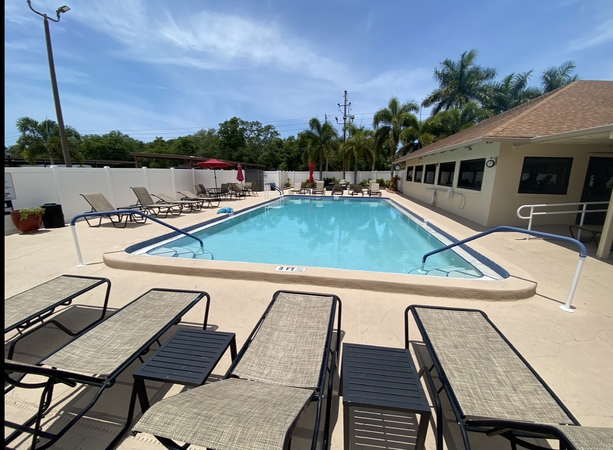 100 Hampton Rd, Lot 270, Clearwater, Florida 33759, 2 Bedrooms Bedrooms, ,2 BathroomsBathrooms,55-Plus Mobile Home,For Sale,Hampton Rd, Lot 270,4558