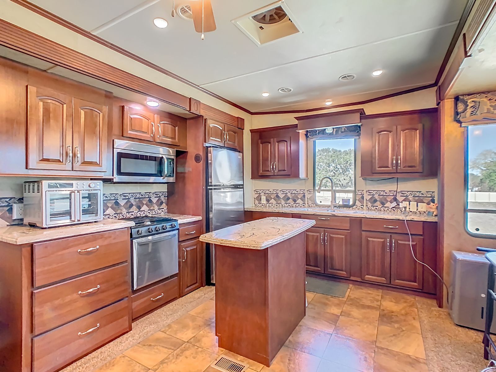 705 New Mexico St, Frostproof, Florida 33843, 1 Bedroom Bedrooms, ,1 BathroomBathrooms,55-Plus Mobile Home,For Sale,New Mexico St,4559