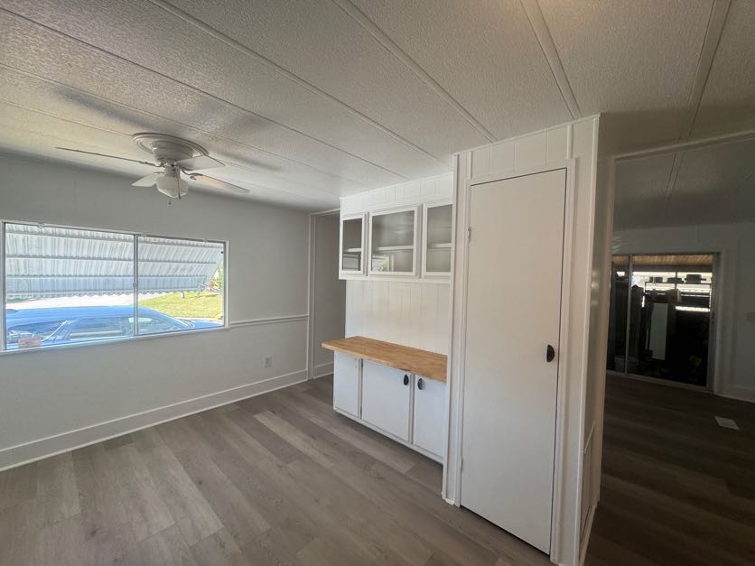 422 Sunset Circle N, Ellenton, Florida 34222, 2 Bedrooms Bedrooms, ,2 BathroomsBathrooms,55-Plus Mobile Home,For Sale,Sunset Circle N,4579