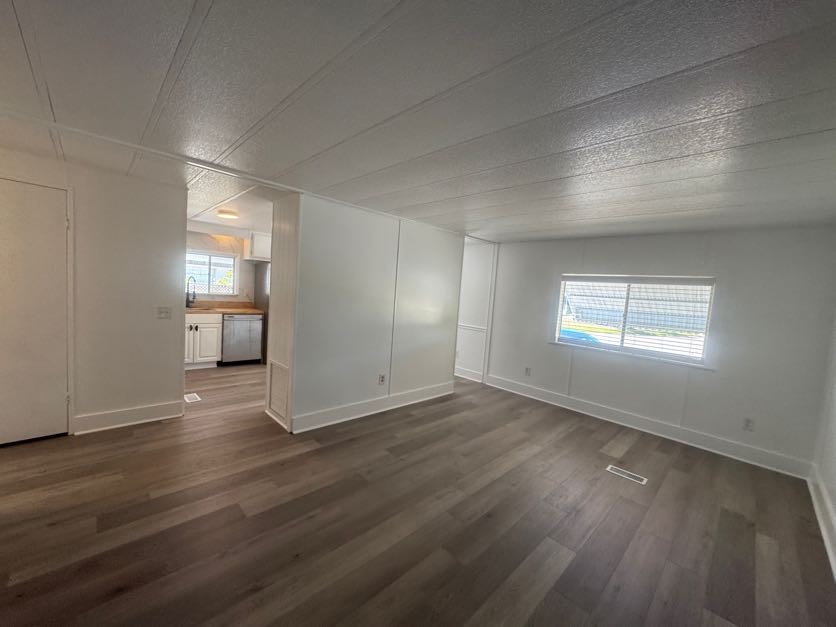 422 Sunset Circle N, Ellenton, Florida 34222, 2 Bedrooms Bedrooms, ,2 BathroomsBathrooms,55-Plus Mobile Home,For Sale,Sunset Circle N,4579