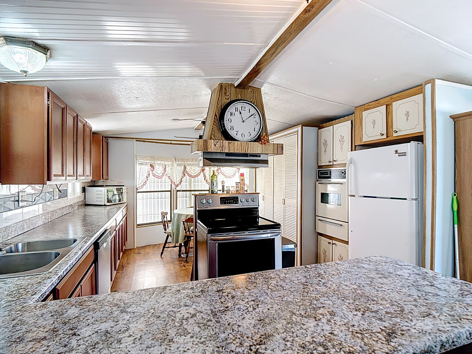 1423 Tennessee Ave, Frostproof, Florida 33843, 2 Bedrooms Bedrooms, ,2 BathroomsBathrooms,55-Plus Mobile Home,For Sale,Tennessee Ave,4583