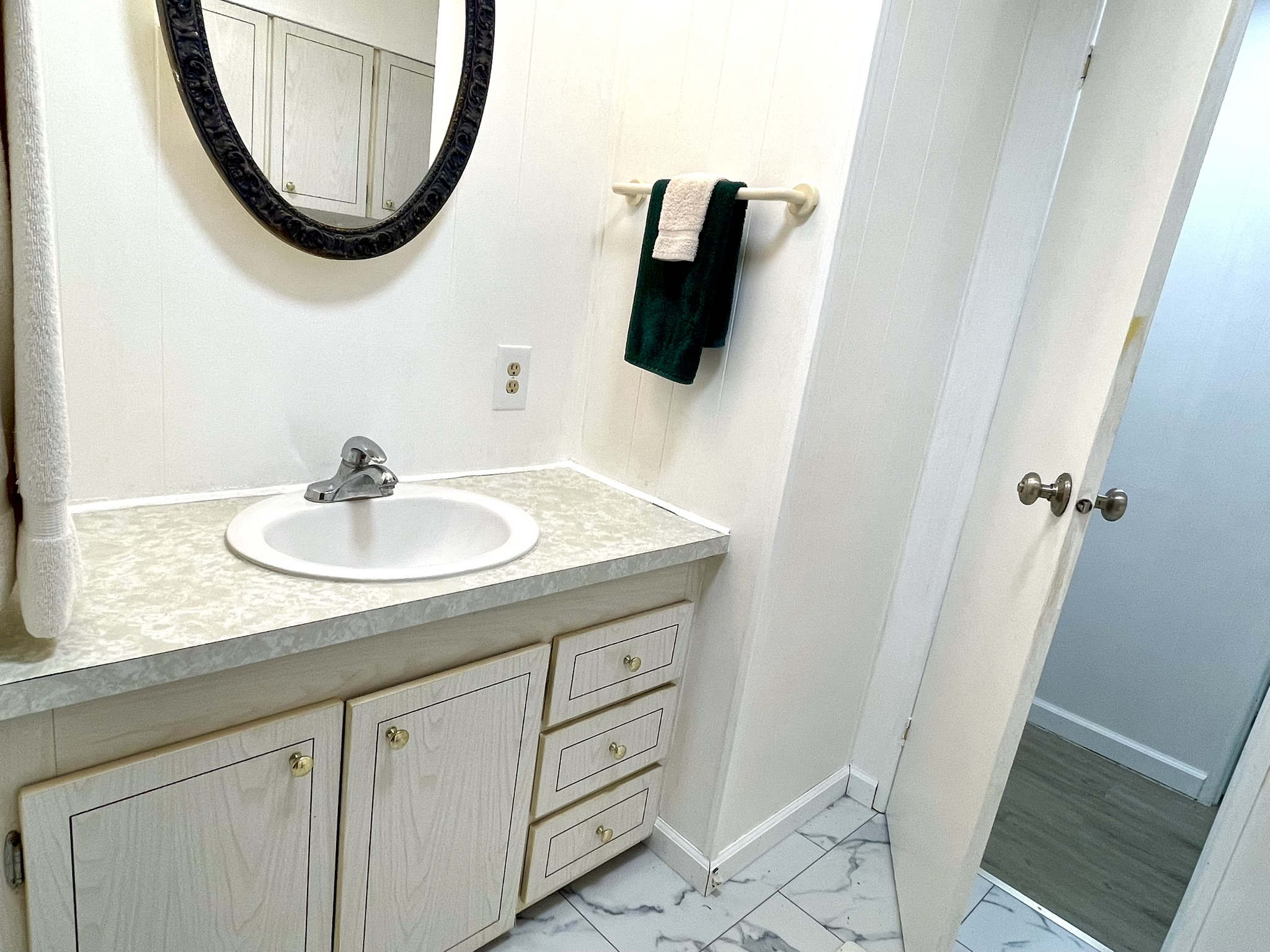 684 Harbor Circle, Ellenton, Florida 34222, 2 Bedrooms Bedrooms, ,2 BathroomsBathrooms,55-Plus Mobile Home,For Sale,Harbor Circle,4584