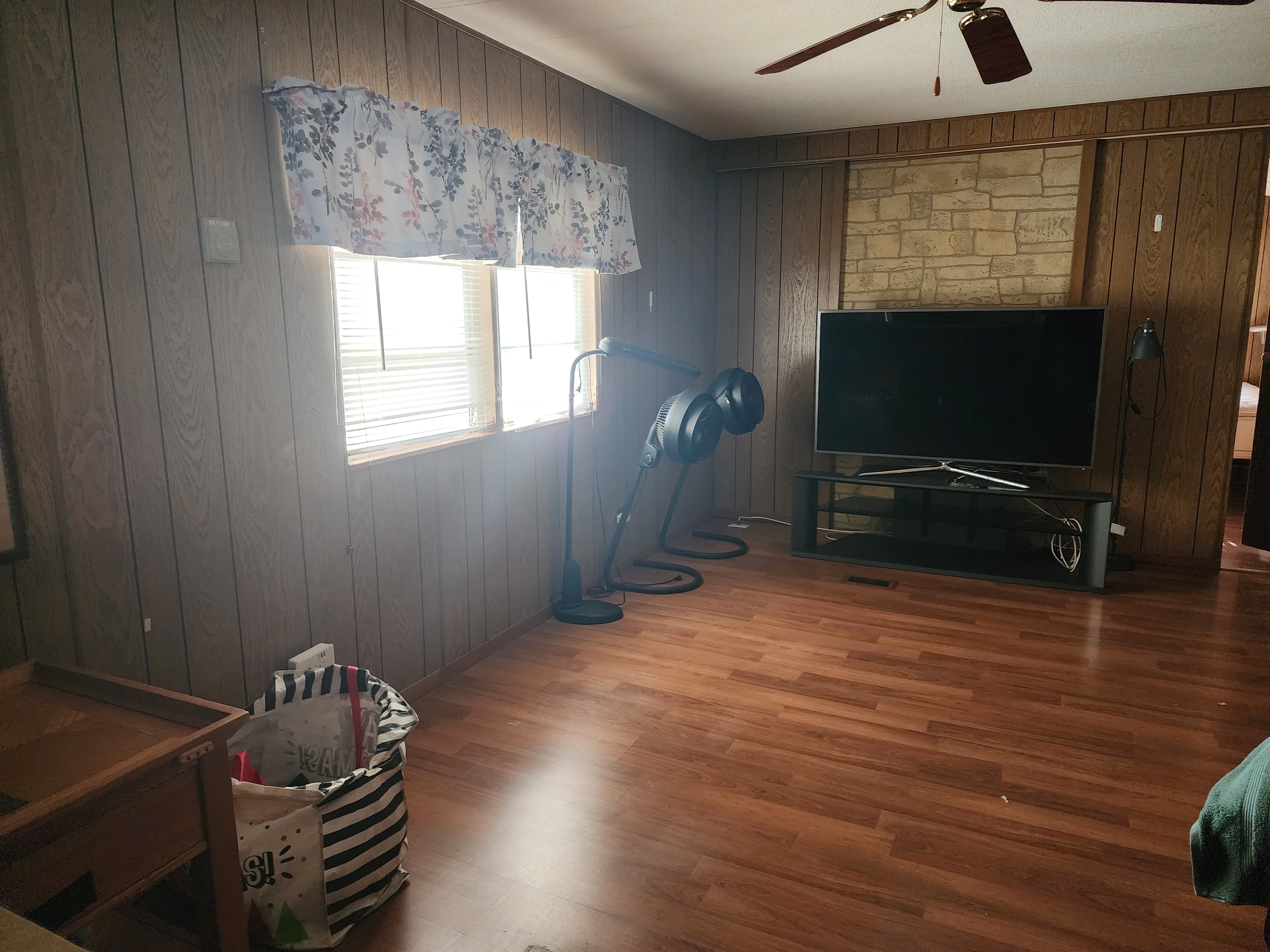 1219 51st Avenue East, Lot 24, Bradenton, Florida 34203, 2 Bedrooms Bedrooms, ,2 BathroomsBathrooms,55-Plus Mobile Home,For Sale,51st Avenue East, Lot 24,4587