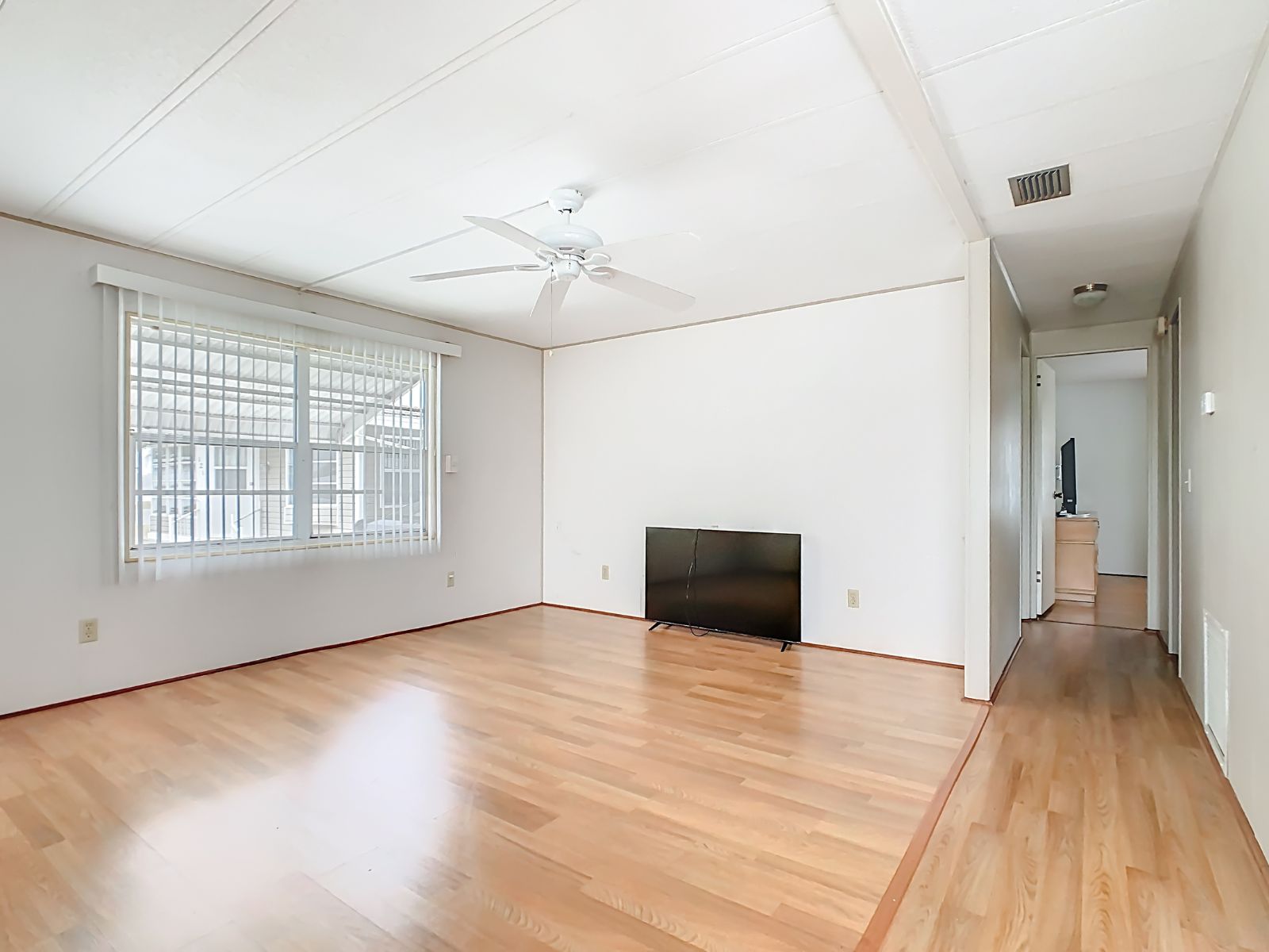 122 King Drive, Winter Haven, Florida 33884, 2 Bedrooms Bedrooms, ,2 BathroomsBathrooms,55-Plus Mobile Home,For Sale,King Drive,4606