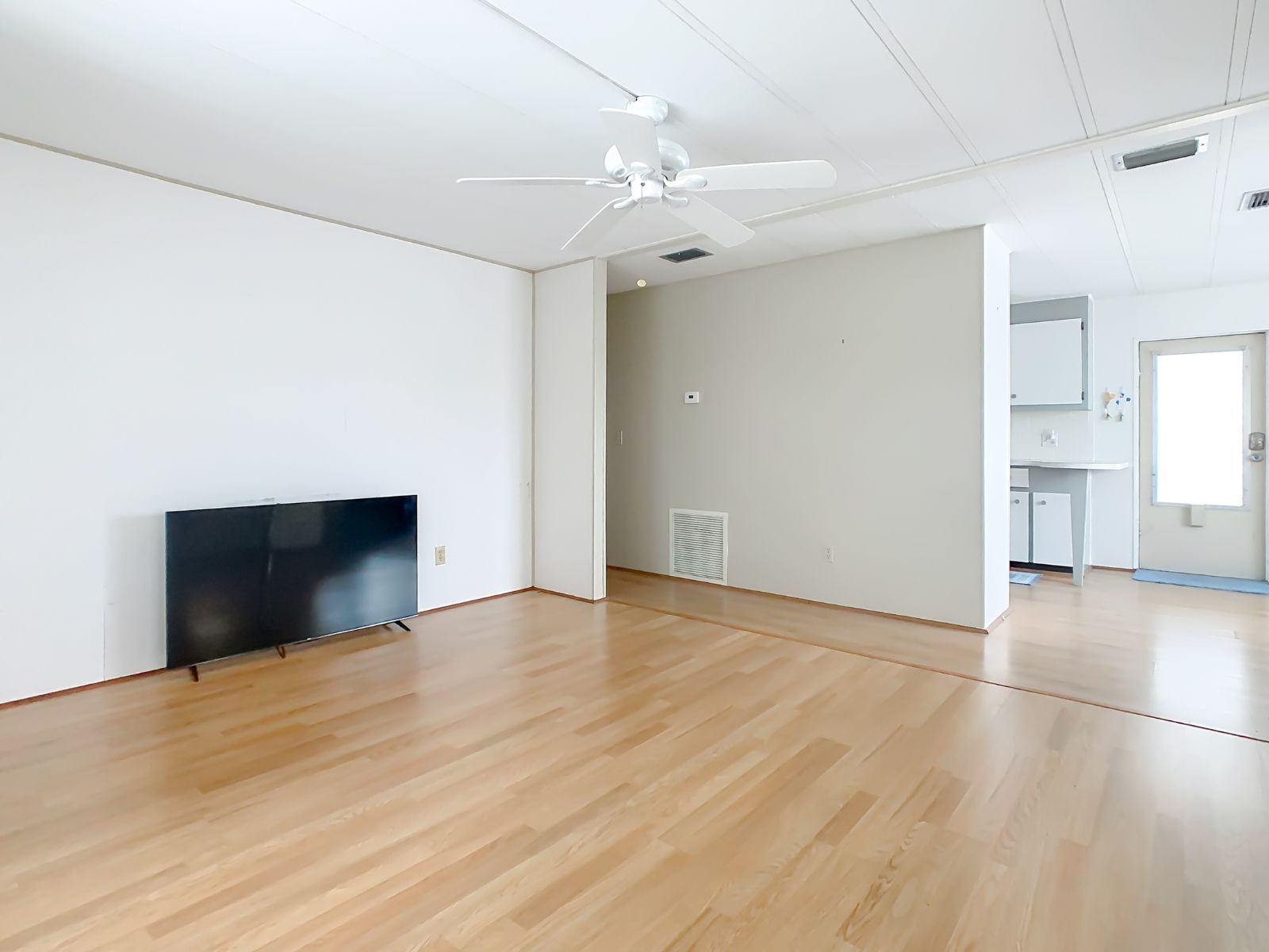 122 King Drive, Winter Haven, Florida 33884, 2 Bedrooms Bedrooms, ,2 BathroomsBathrooms,55-Plus Mobile Home,For Sale,King Drive,4606