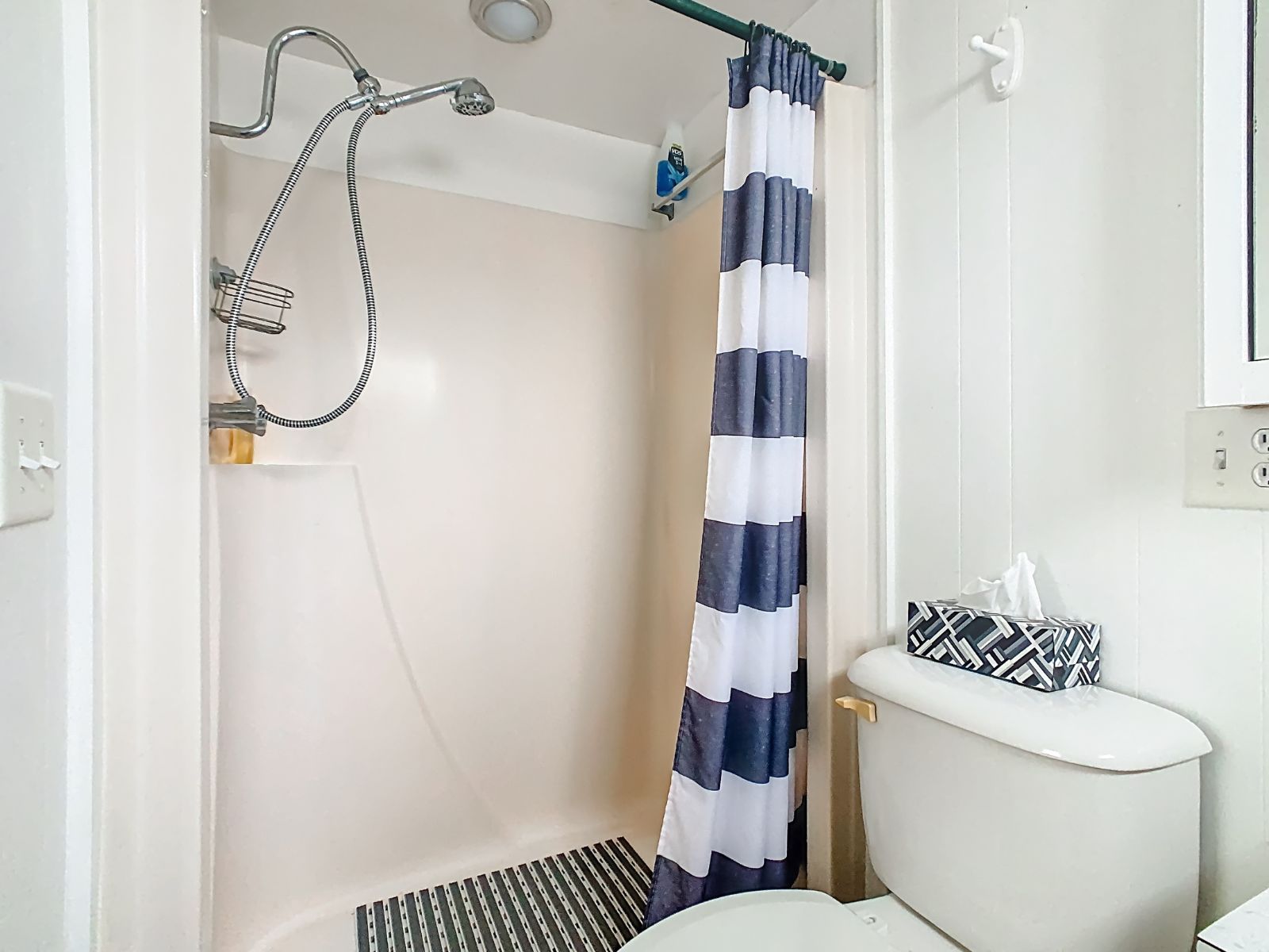 122 King Drive, Winter Haven, Florida 33884, 2 Bedrooms Bedrooms, ,2 BathroomsBathrooms,55-Plus Mobile Home,For Sale,King Drive,4606