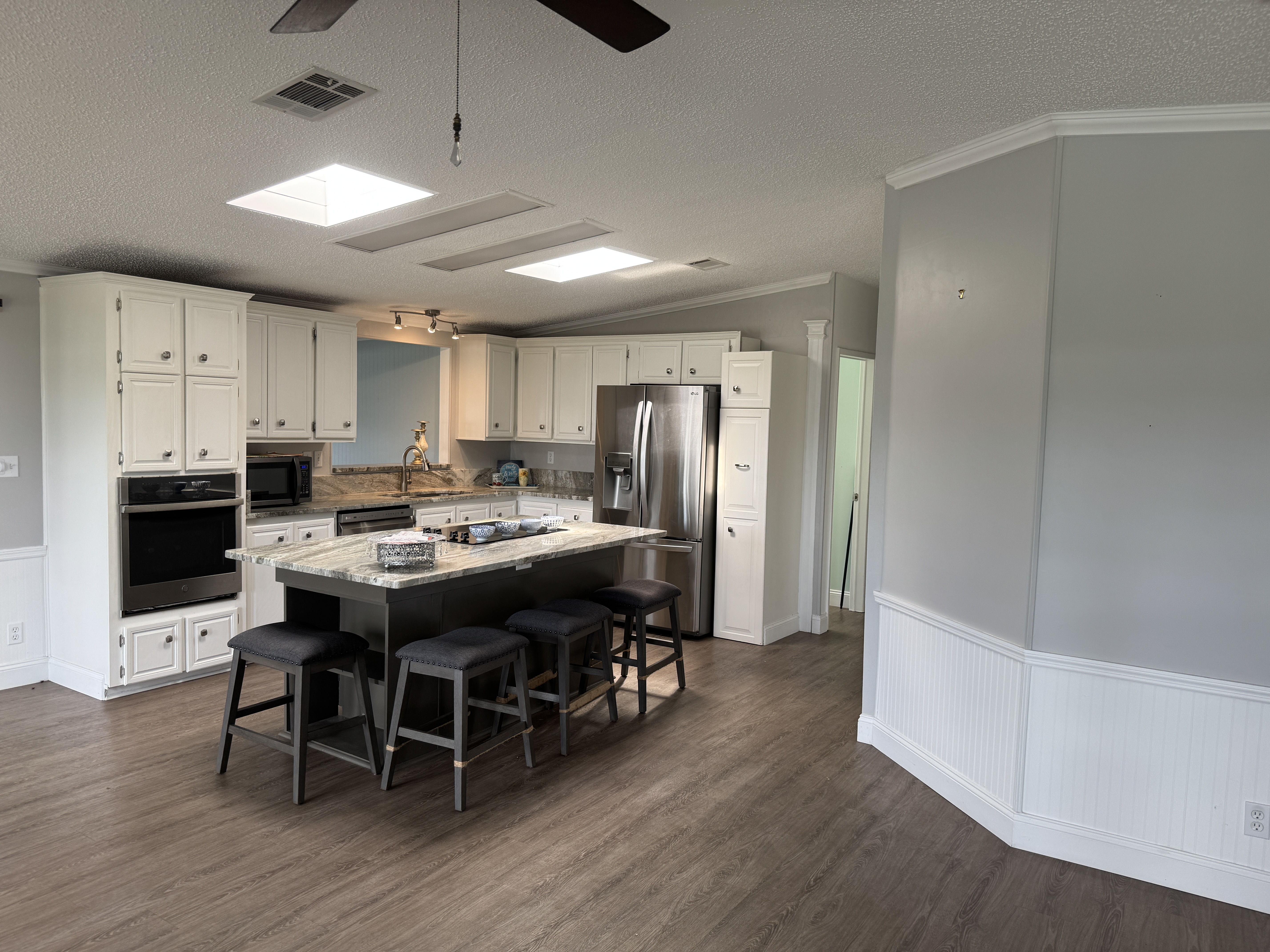 8103 Lemonwood Dr S, Ellenton, Florida 34222, 2 Bedrooms Bedrooms, ,2 BathroomsBathrooms,55-Plus Mobile Home,For Sale,Lemonwood Dr S,4627