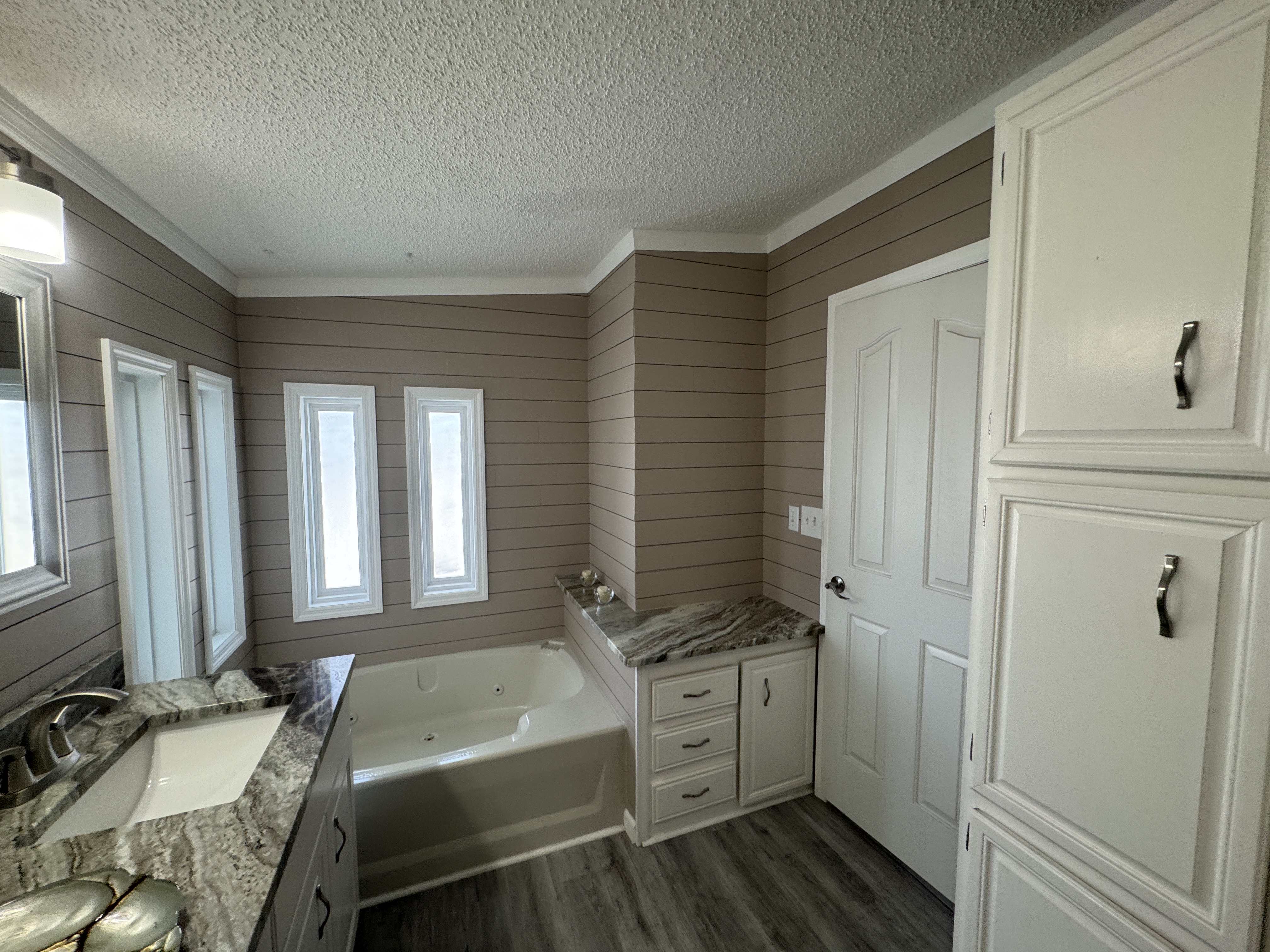 8103 Lemonwood Dr S, Ellenton, Florida 34222, 2 Bedrooms Bedrooms, ,2 BathroomsBathrooms,55-Plus Mobile Home,For Sale,Lemonwood Dr S,4627