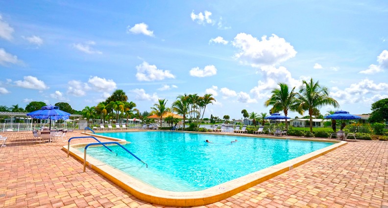 8775 20th Street, Lot 564, Vero Beach, Florida 32996, 2 Bedrooms Bedrooms, ,2 BathroomsBathrooms,55-Plus Mobile Home,For Sale,20th Street, Lot 564,4631