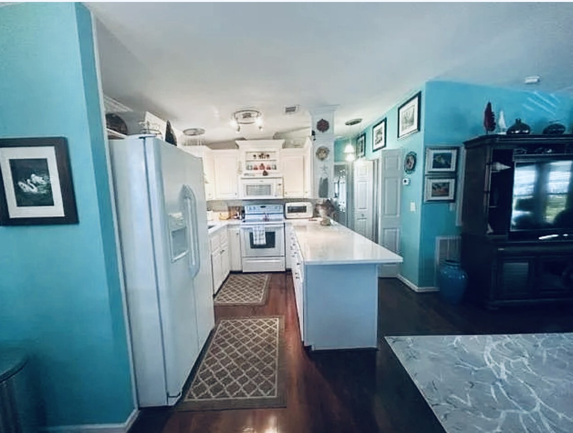 65 Lone Pine Ave, Dunedin, Florida 34698, 2 Bedrooms Bedrooms, ,2 BathroomsBathrooms,55-Plus Mobile Home,For Sale,Lone Pine Ave,4643