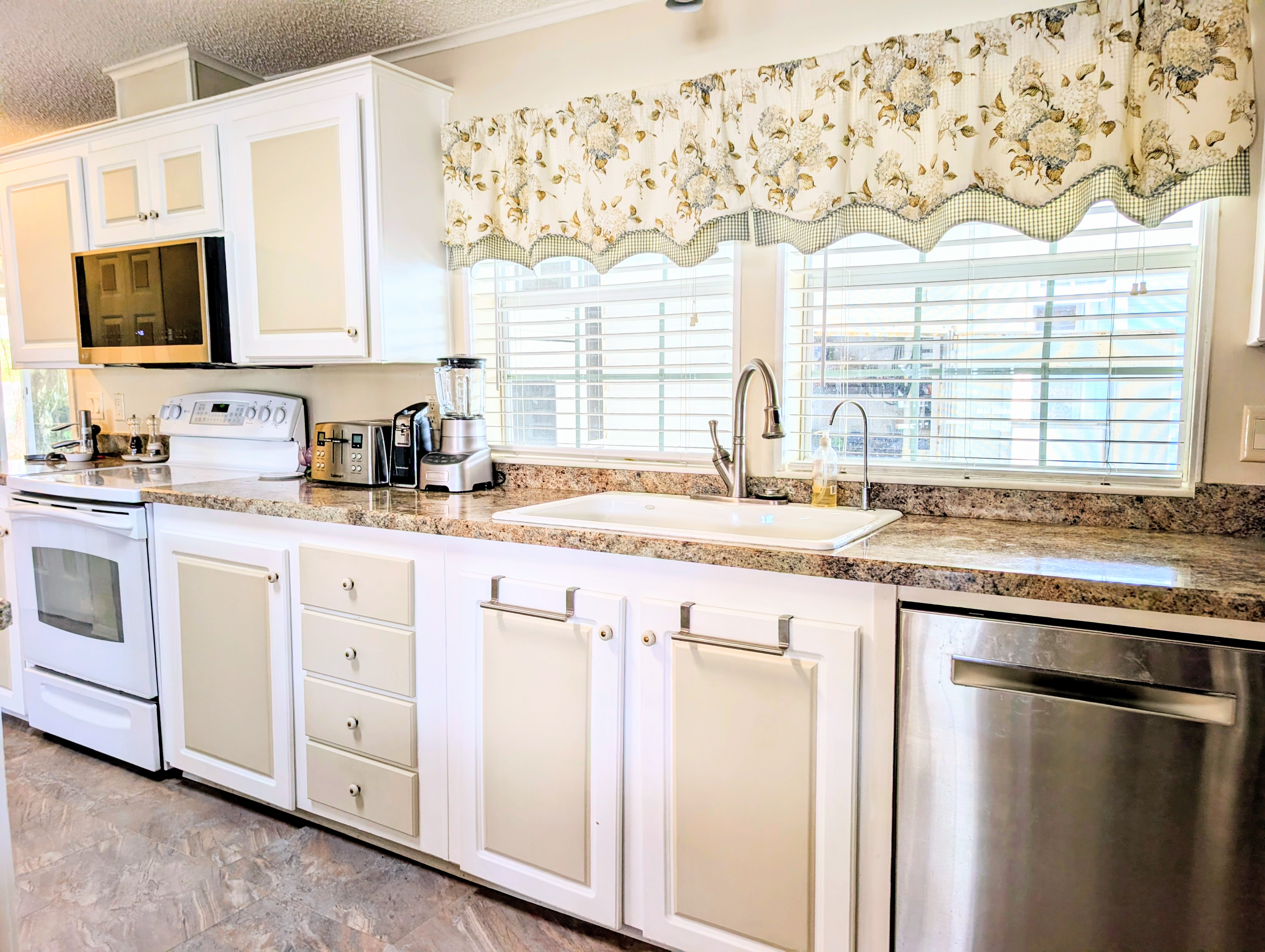 114 Sunflower Dr, Parrish, Florida 34219, 3 Bedrooms Bedrooms, ,2 BathroomsBathrooms,55-Plus Mobile Home,For Sale,Sunflower Dr,4649