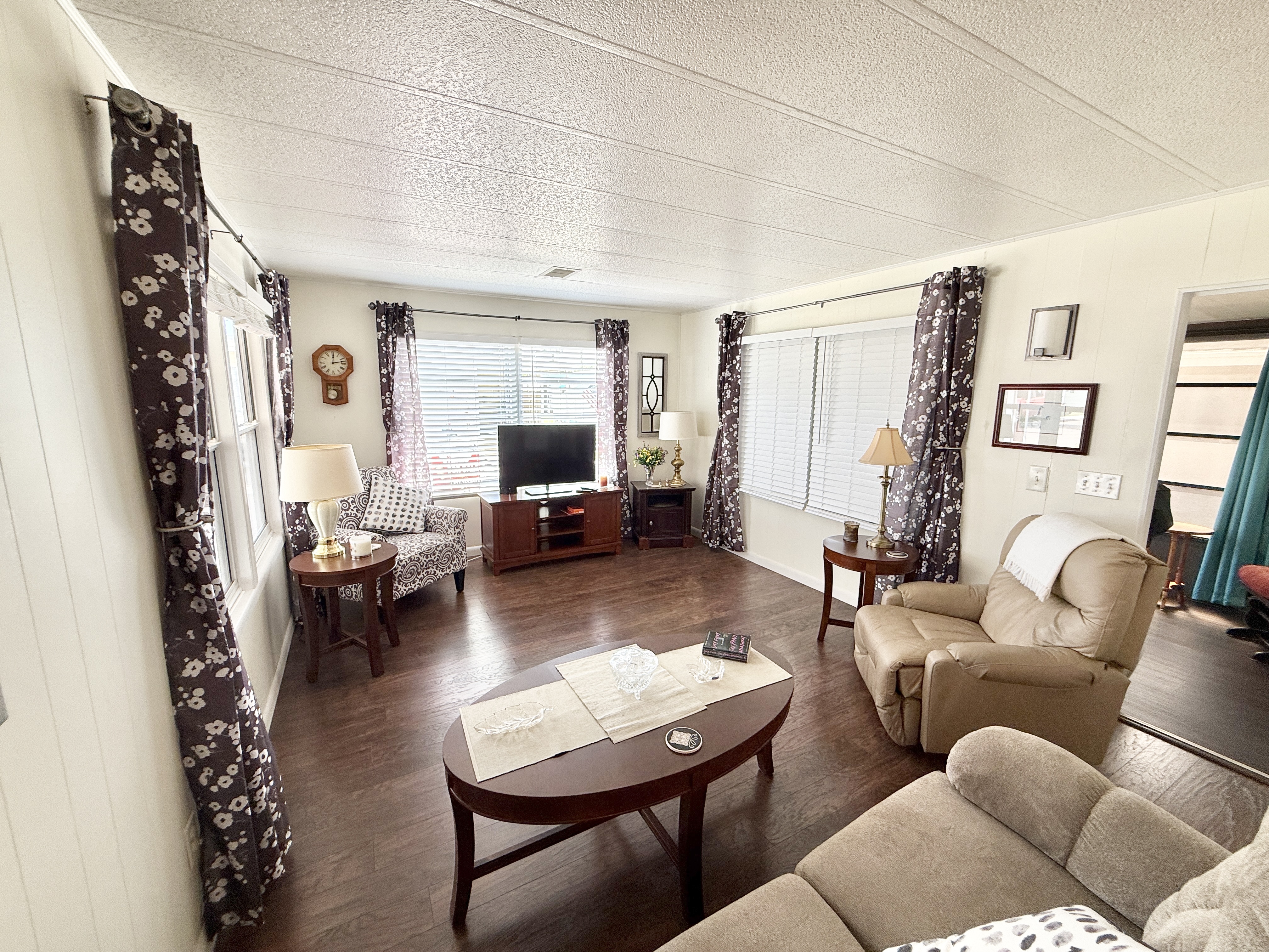 528 Parakeet Ln, Largo, Florida 33770, 1 Bedroom Bedrooms, ,1 BathroomBathrooms,55-Plus Mobile Home,For Sale,Parakeet Ln,4654