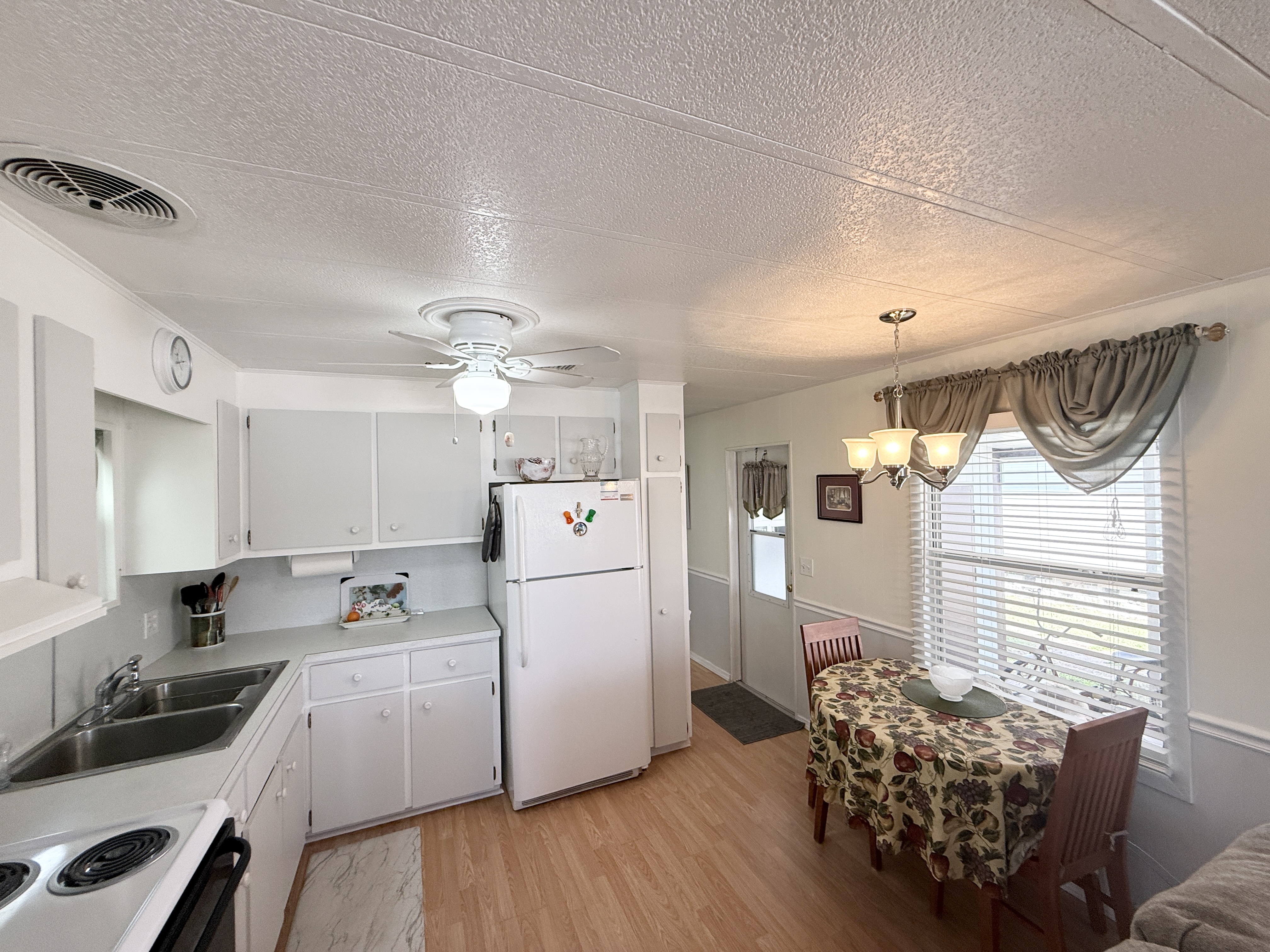 528 Parakeet Ln, Largo, Florida 33770, 1 Bedroom Bedrooms, ,1 BathroomBathrooms,55-Plus Mobile Home,For Sale,Parakeet Ln,4654