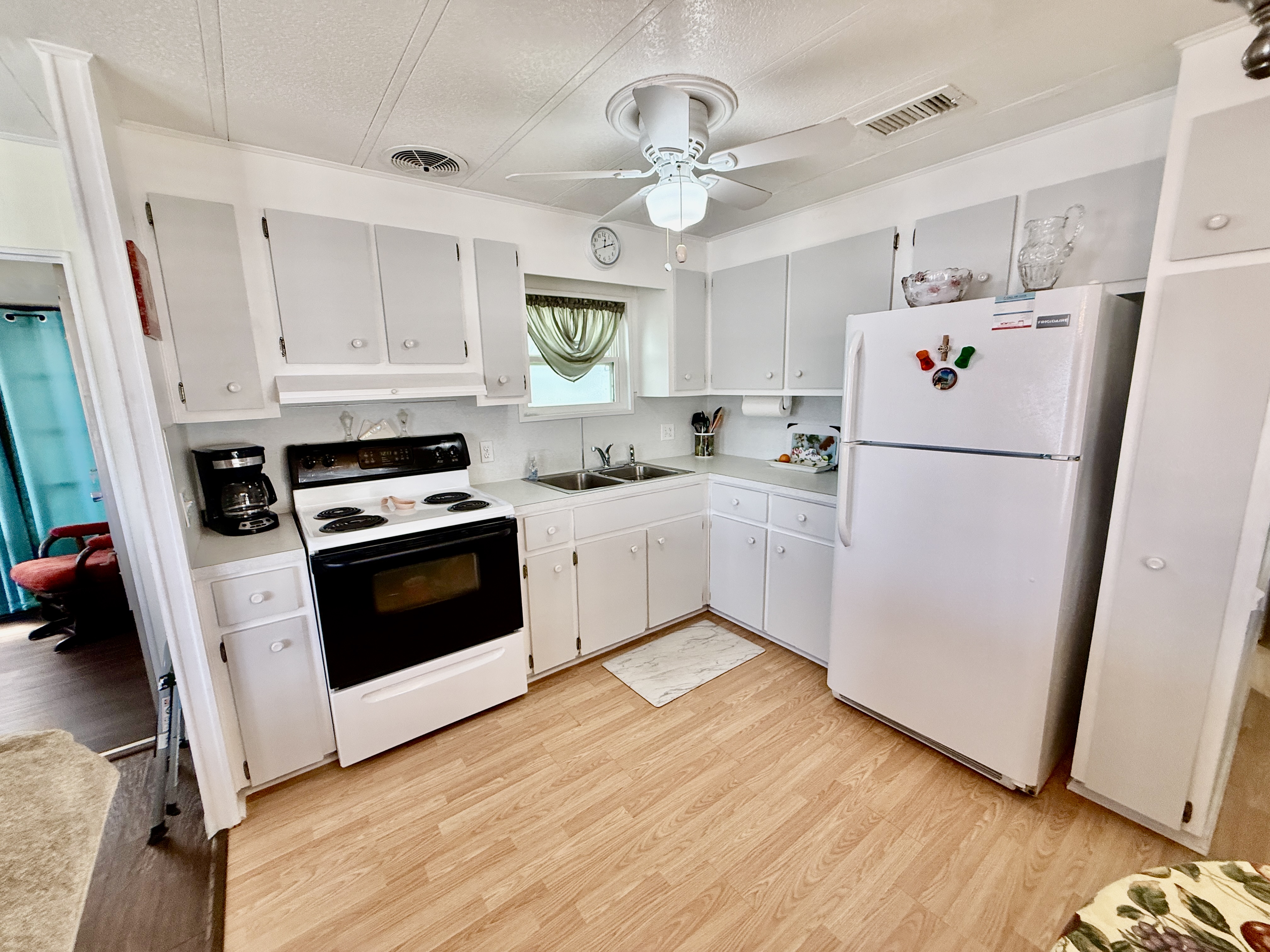 528 Parakeet Ln, Largo, Florida 33770, 1 Bedroom Bedrooms, ,1 BathroomBathrooms,55-Plus Mobile Home,For Sale,Parakeet Ln,4654