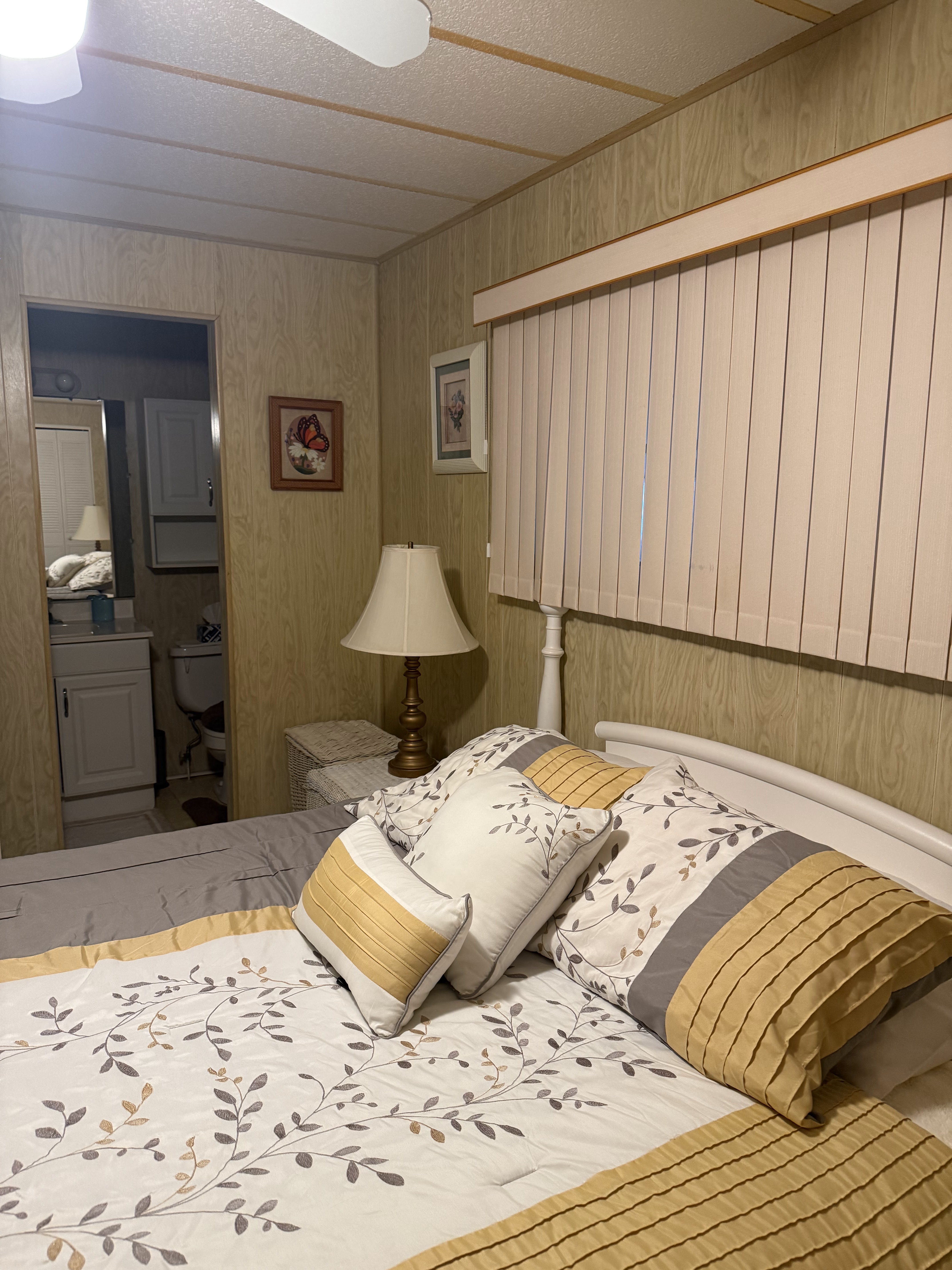 32 Deer Ln, Englewood, Florida 34233, 2 Bedrooms Bedrooms, ,2 BathroomsBathrooms,55-Plus Mobile Home,For Sale,Deer Ln,4658