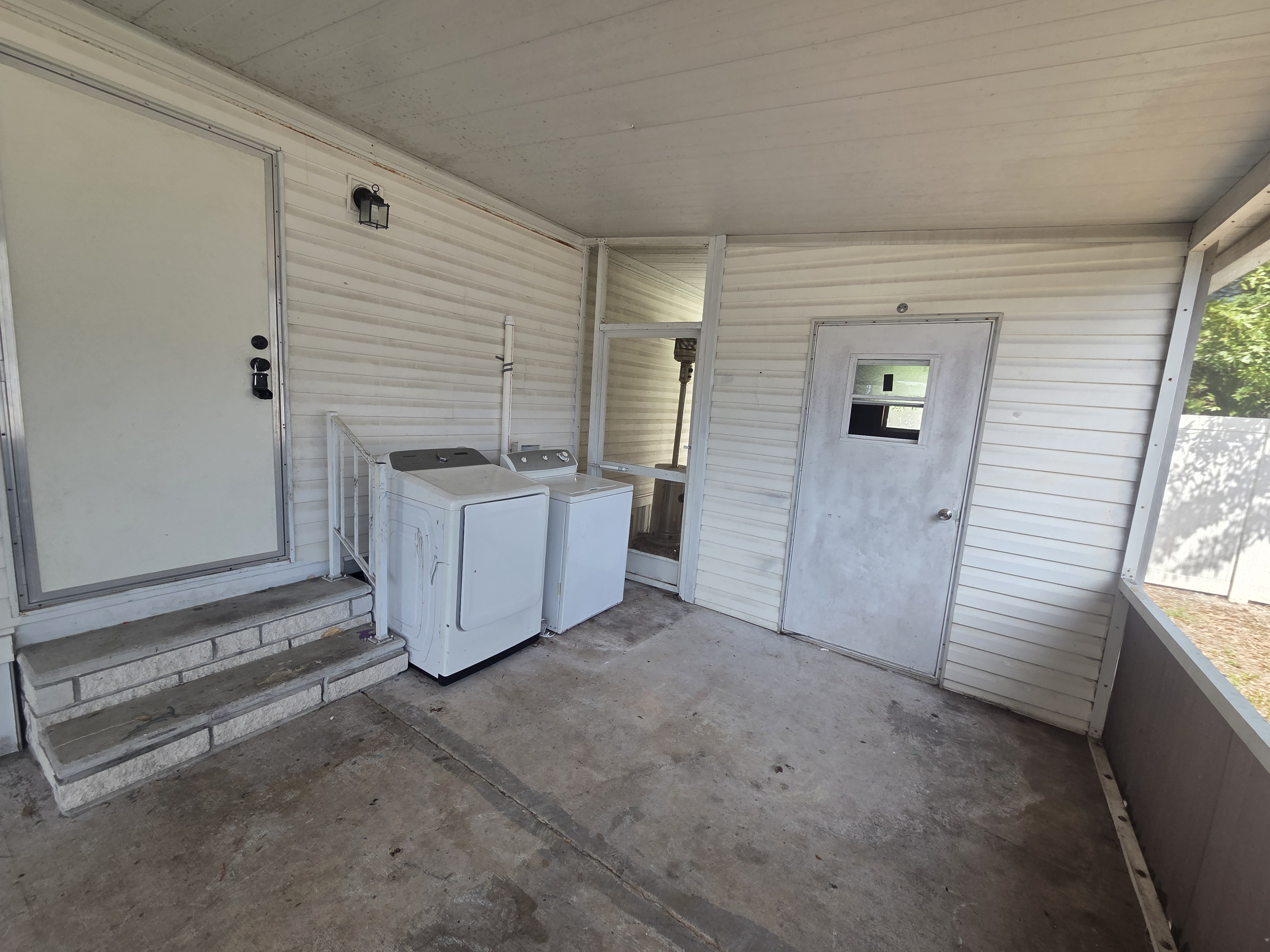 12701 126th Ave, Lot 99, Largo, Florida 33774, 2 Bedrooms Bedrooms, ,1 BathroomBathrooms,All - Age Mobile Home,For Sale,126th Ave, Lot 99,4660