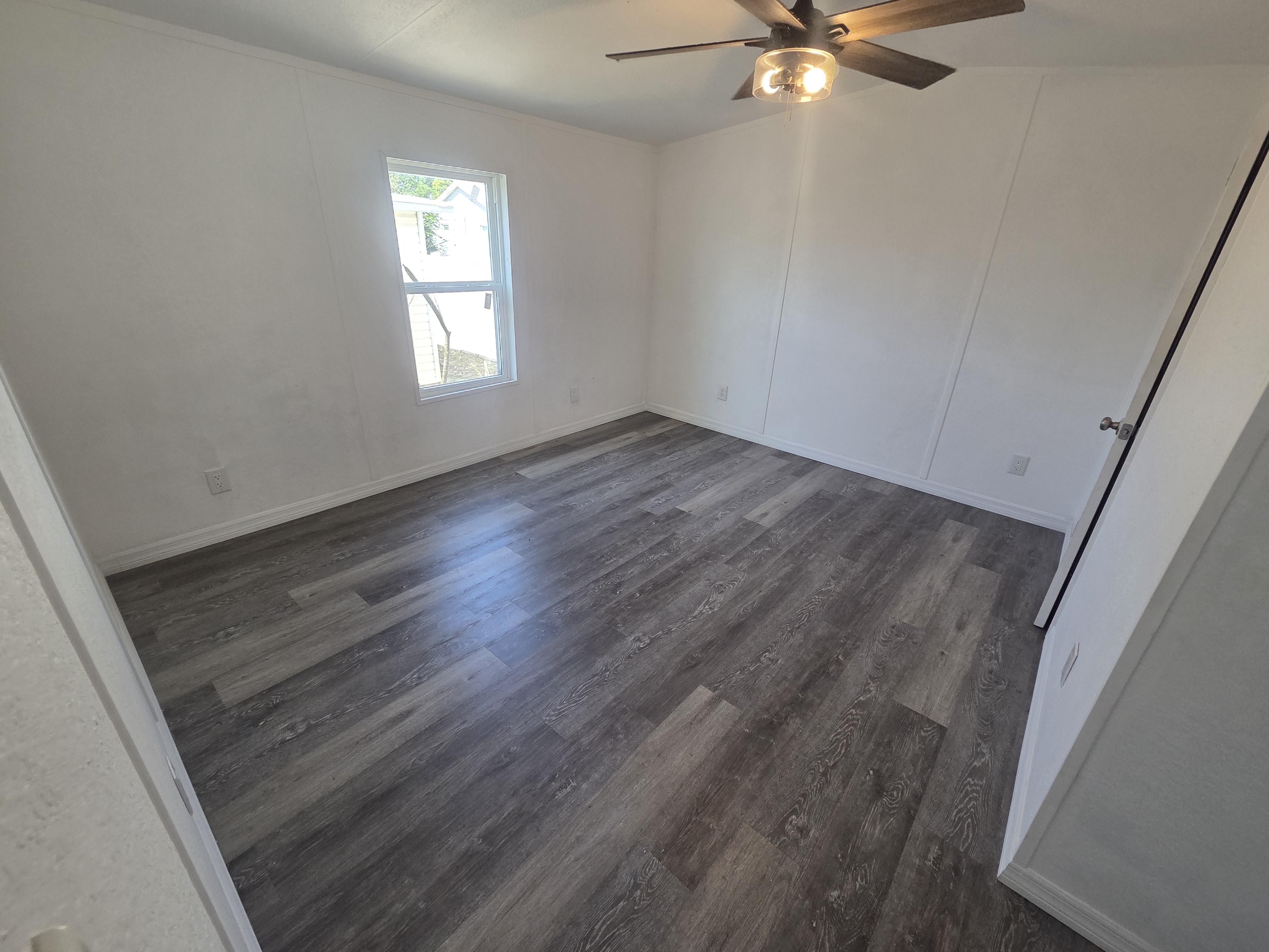 12701 126th Ave, Lot 99, Largo, Florida 33774, 2 Bedrooms Bedrooms, ,1 BathroomBathrooms,All - Age Mobile Home,For Sale,126th Ave, Lot 99,4660