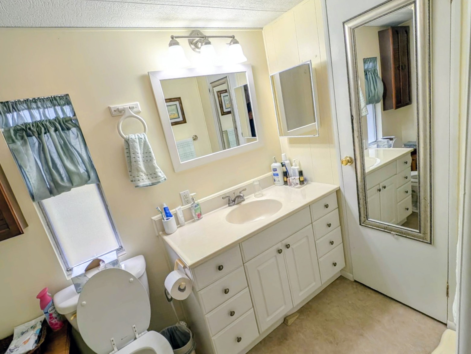 2507 Scuttlebutt Loop, Lot 335, Ruskin, Florida 33570, 2 Bedrooms Bedrooms, ,2 BathroomsBathrooms,55-Plus Mobile Home,For Sale,Scuttlebutt Loop, Lot 335,4668