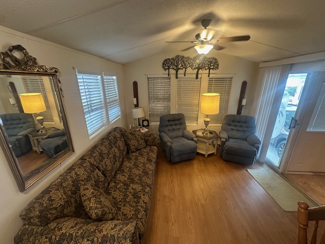 8225 Arevee Dr, Lot 178, New Port Richey, Florida 34653, 1 Bedroom Bedrooms, ,2 BathroomsBathrooms,55-Plus Mobile Home,For Sale,Arevee Dr, Lot 178,4669