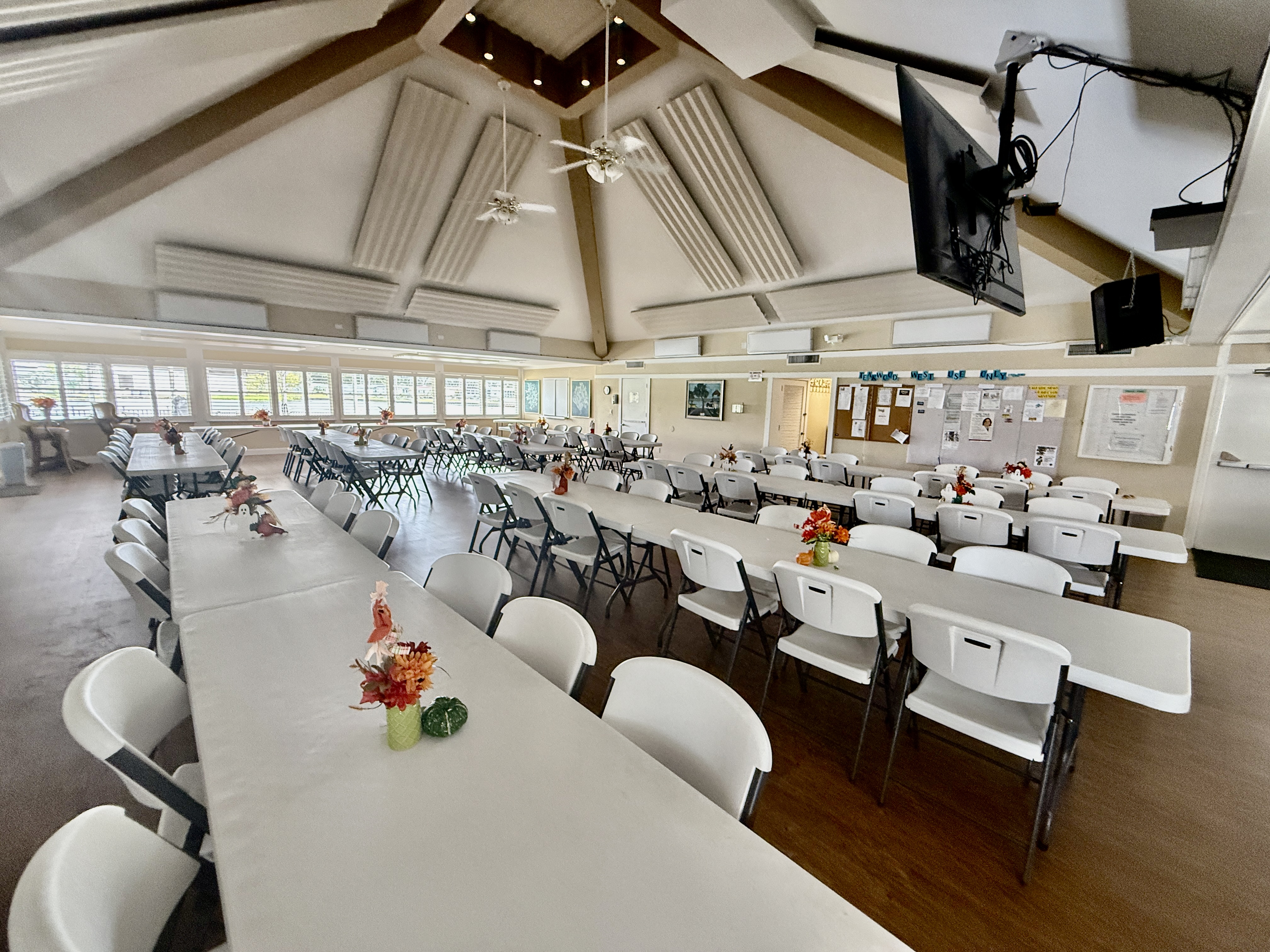 659 Poinsettia Dr, Largo, Florida 33770, 2 Bedrooms Bedrooms, ,2 BathroomsBathrooms,55-Plus Mobile Home,For Sale,Poinsettia Dr,4681