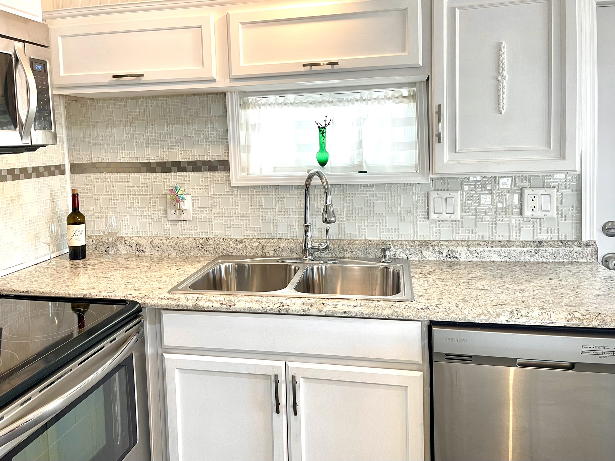 3901 71st Street West, Lot 19, Bradenton, Florida 34209, 2 Bedrooms Bedrooms, ,2 BathroomsBathrooms,55-Plus Mobile Home,For Sale,71st Street West, Lot 19,4682