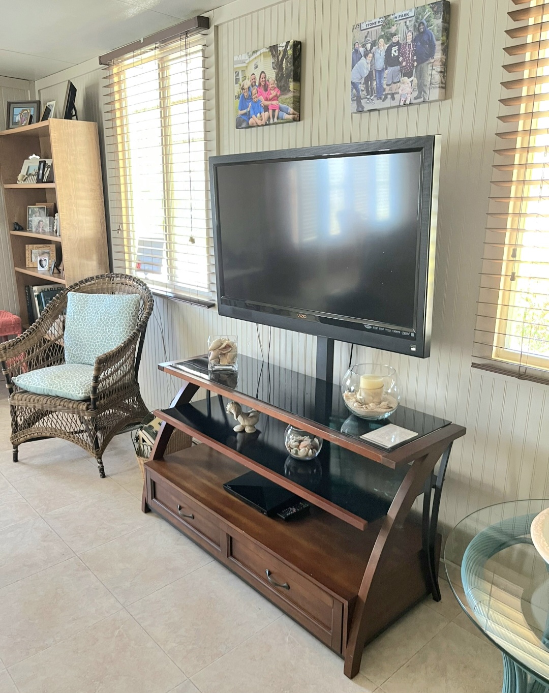 800 Kay Road, Lot 1127, Bradenton, Florida 34212, 2 Bedrooms Bedrooms, ,1 BathroomBathrooms,All - Age Mobile Home,For Sale,Kay Road, Lot 1127,4692