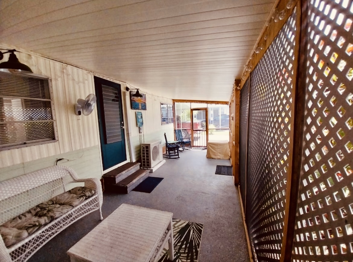 2701 34th Street North, Lot 554, St. Petersburg, Florida 33713, 2 Bedrooms Bedrooms, ,1 BathroomBathrooms,55-Plus Mobile Home,For Sale,34th Street North, Lot 554,4693