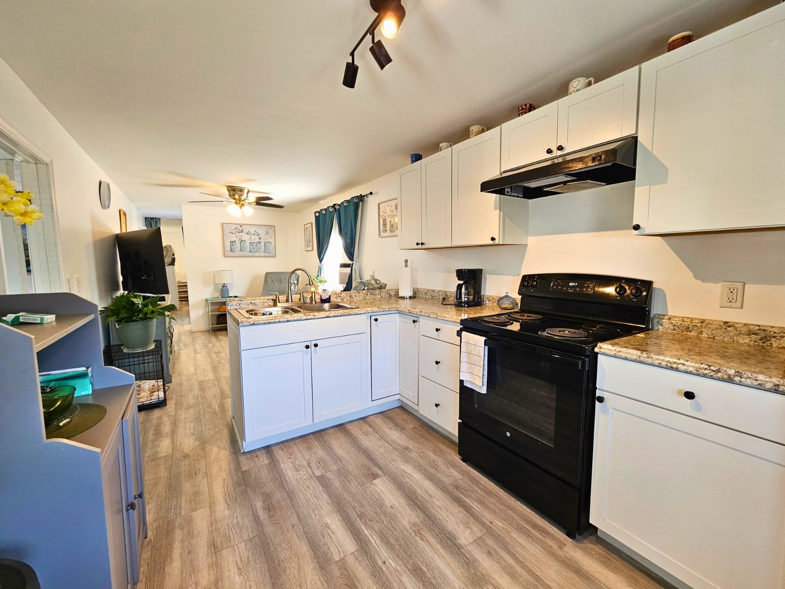 3701 14th St W, Lot 94, Bradenton, Florida 34205, 1 Bedroom Bedrooms, ,1 BathroomBathrooms,55-Plus Mobile Home,For Sale,14th St W, Lot 94,4699