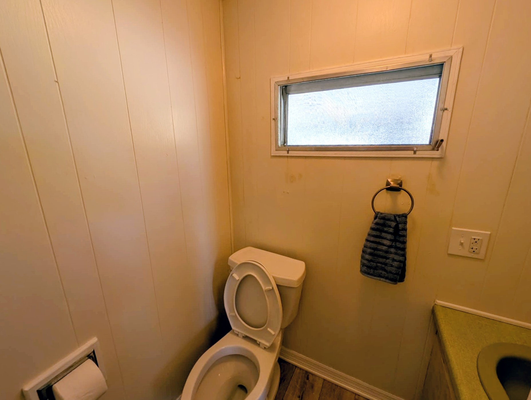 2525 Gulf City Rd, Lot 102, Ruskin, Florida 33570, 2 Bedrooms Bedrooms, ,2 BathroomsBathrooms,55-Plus Mobile Home,For Sale,Gulf City Rd, Lot 102,4700