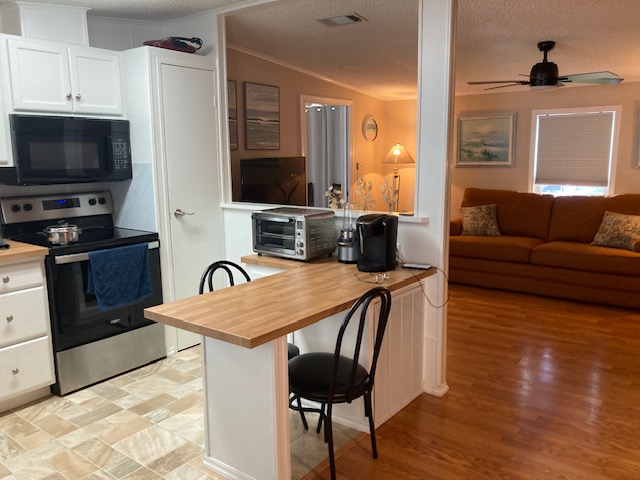 83 Imperial Drive, Lakeland, Florida 33815, 2 Bedrooms Bedrooms, ,2 BathroomsBathrooms,55-Plus Mobile Home,For Sale,Imperial Drive,4703