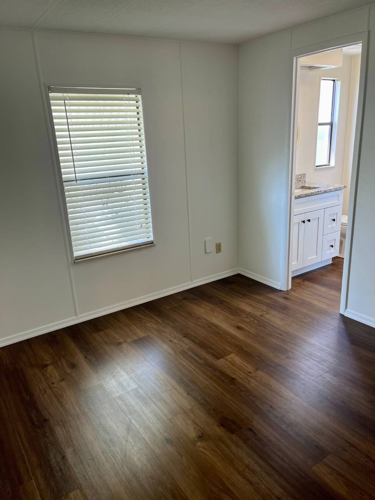 5700 Bayshore Rd, Lot 538, Palmetto, Florida 34221, 2 Bedrooms Bedrooms, ,2 BathroomsBathrooms,55-Plus Mobile Home,For Sale,Bayshore Rd, Lot 538,4707