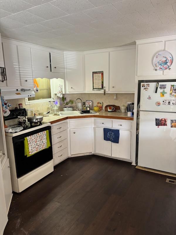 1280 Lakeview Road, Lot 136, Clearwater, Florida 33756, 1 Bedroom Bedrooms, ,1 BathroomBathrooms,55-Plus Mobile Home,For Sale,Lakeview Road, Lot 136,4708