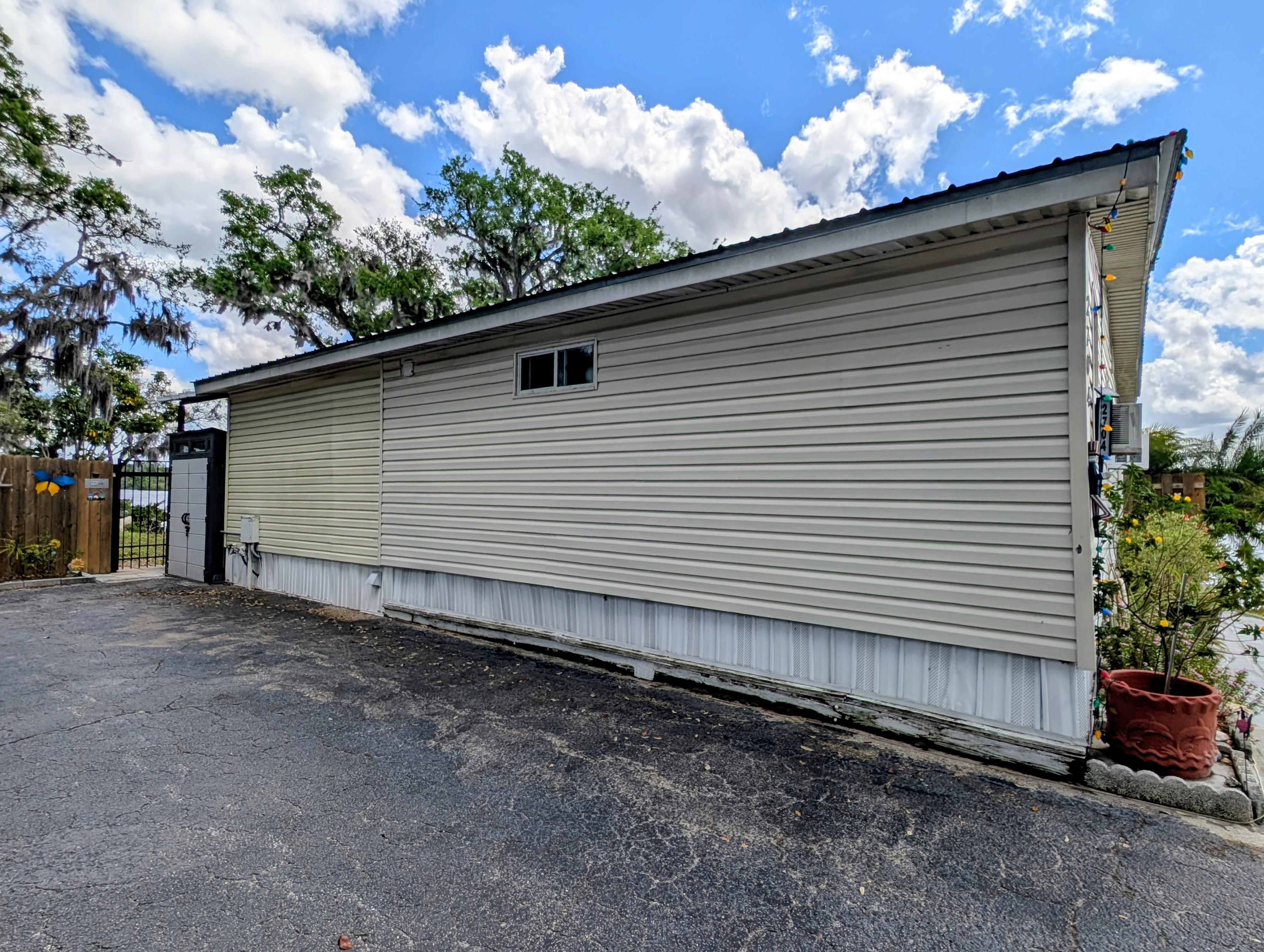 2704 Muddy Creek Ln, Ruskin, Florida 33570, 2 Bedrooms Bedrooms, ,1.5 BathroomsBathrooms,All - Age Mobile Home,For Sale,Muddy Creek Ln,4726