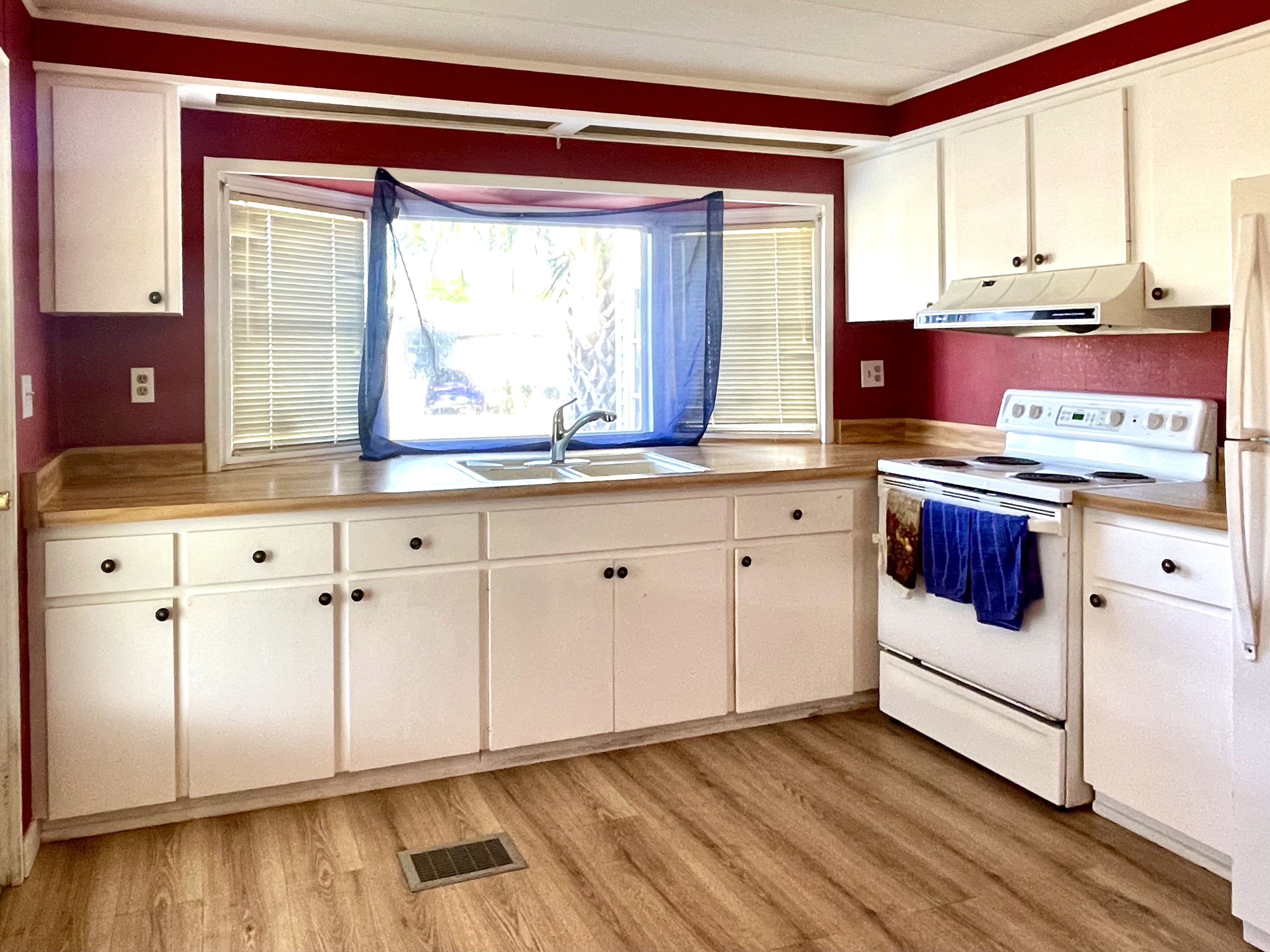 78 Pompano Dr, Ellenton, Florida 34222, 2 Bedrooms Bedrooms, ,2 BathroomsBathrooms,55-Plus Mobile Home,For Sale,Pompano Dr,4731