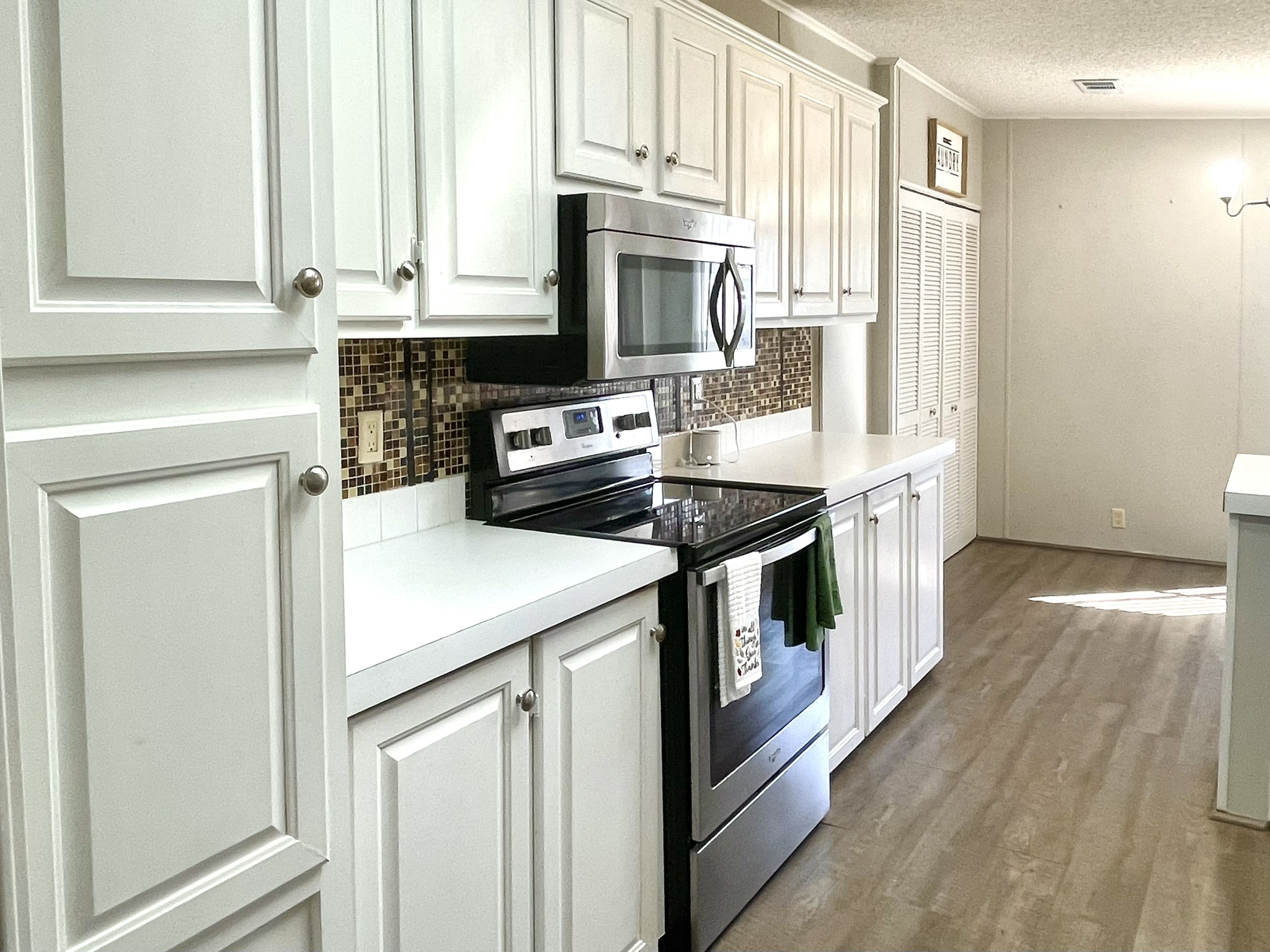 8704 27th Ave E, Palmetto, Florida 34221, 3 Bedrooms Bedrooms, ,2 BathroomsBathrooms,55-Plus Mobile Home,For Sale,27th Ave E,4732