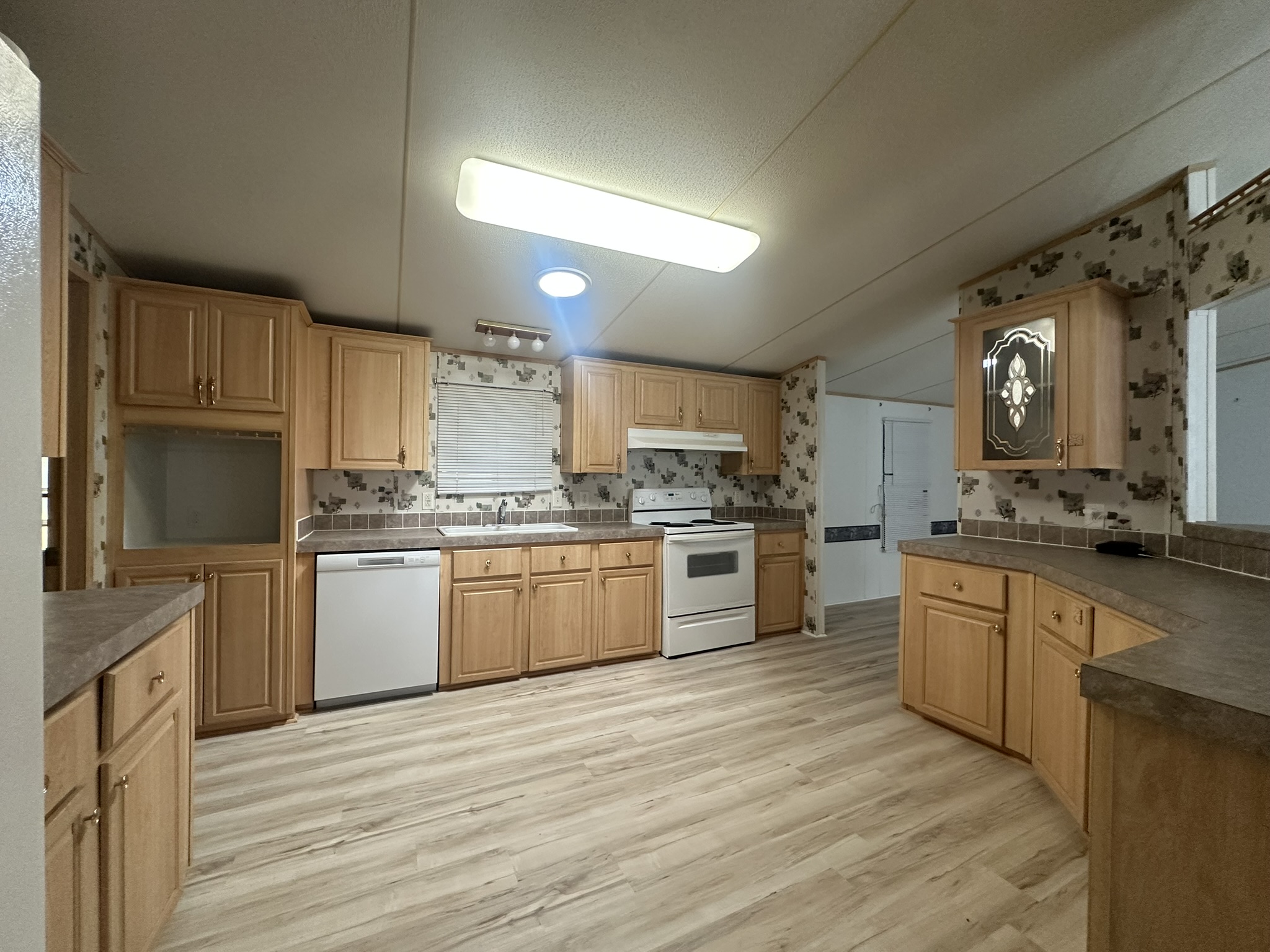 8204 Monitor Dr, New Port Richey, Florida 34653, 2 Bedrooms Bedrooms, ,2 BathroomsBathrooms,55-Plus Mobile Home,For Sale,Monitor Dr,4750