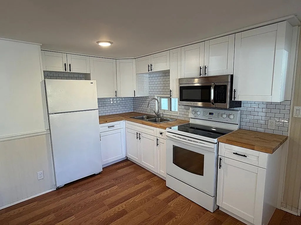 5507 Pinecrest Dr, New Port Richey, Florida 34653, 2 Bedrooms Bedrooms, ,1 BathroomBathrooms,55-Plus Mobile Home,For Sale,Pinecrest Dr,4754