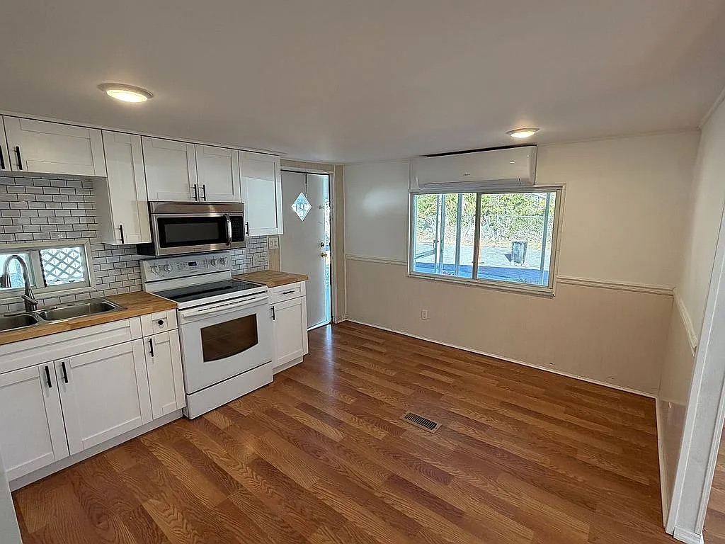 5507 Pinecrest Dr, New Port Richey, Florida 34653, 2 Bedrooms Bedrooms, ,1 BathroomBathrooms,55-Plus Mobile Home,For Sale,Pinecrest Dr,4754