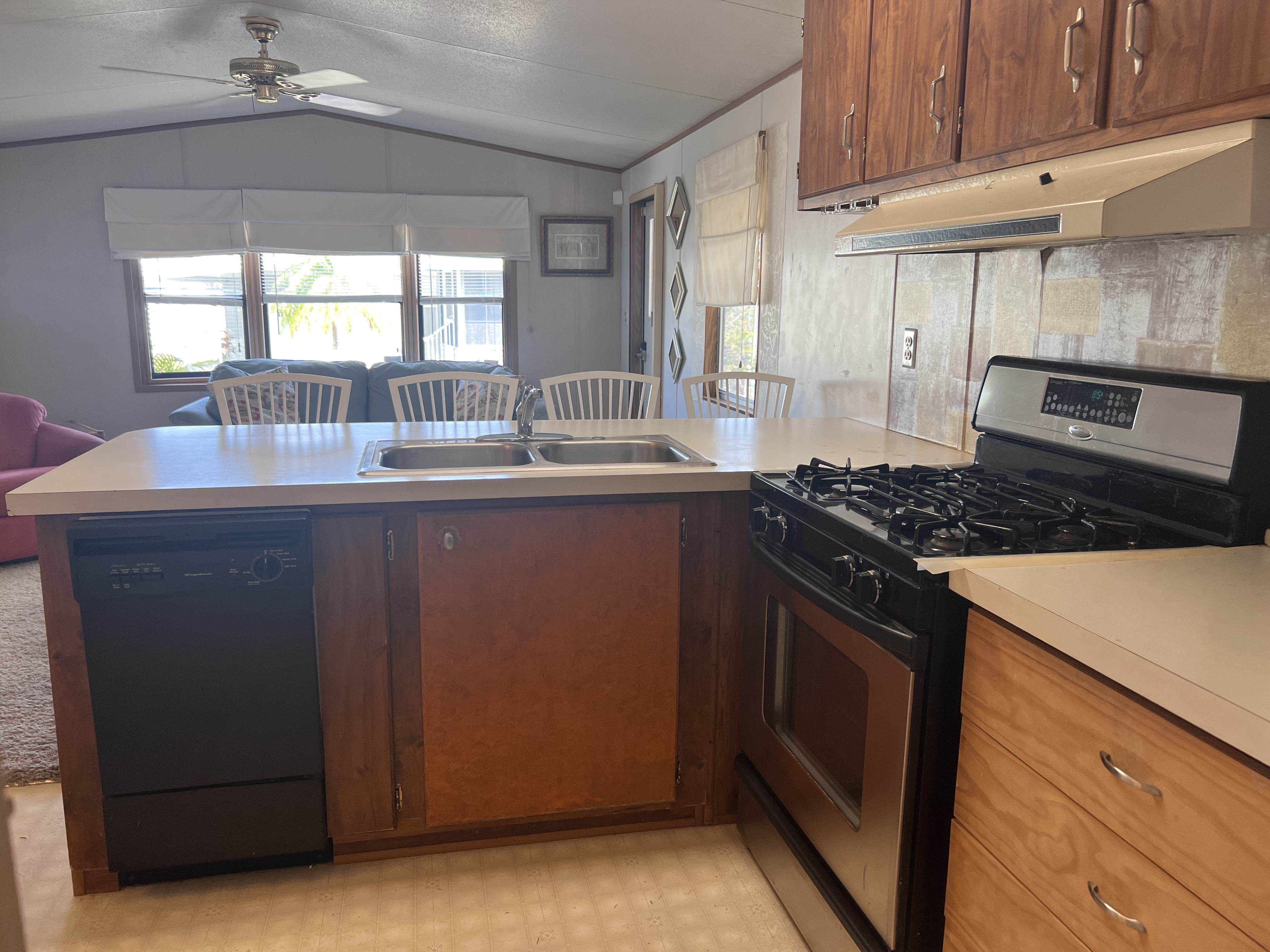 7020 Captain Kidd Ave, Sarasota, Florida 34231, 1 Bedroom Bedrooms, ,1 BathroomBathrooms,55-Plus Mobile Home,For Sale,Captain Kidd Ave,35,4755