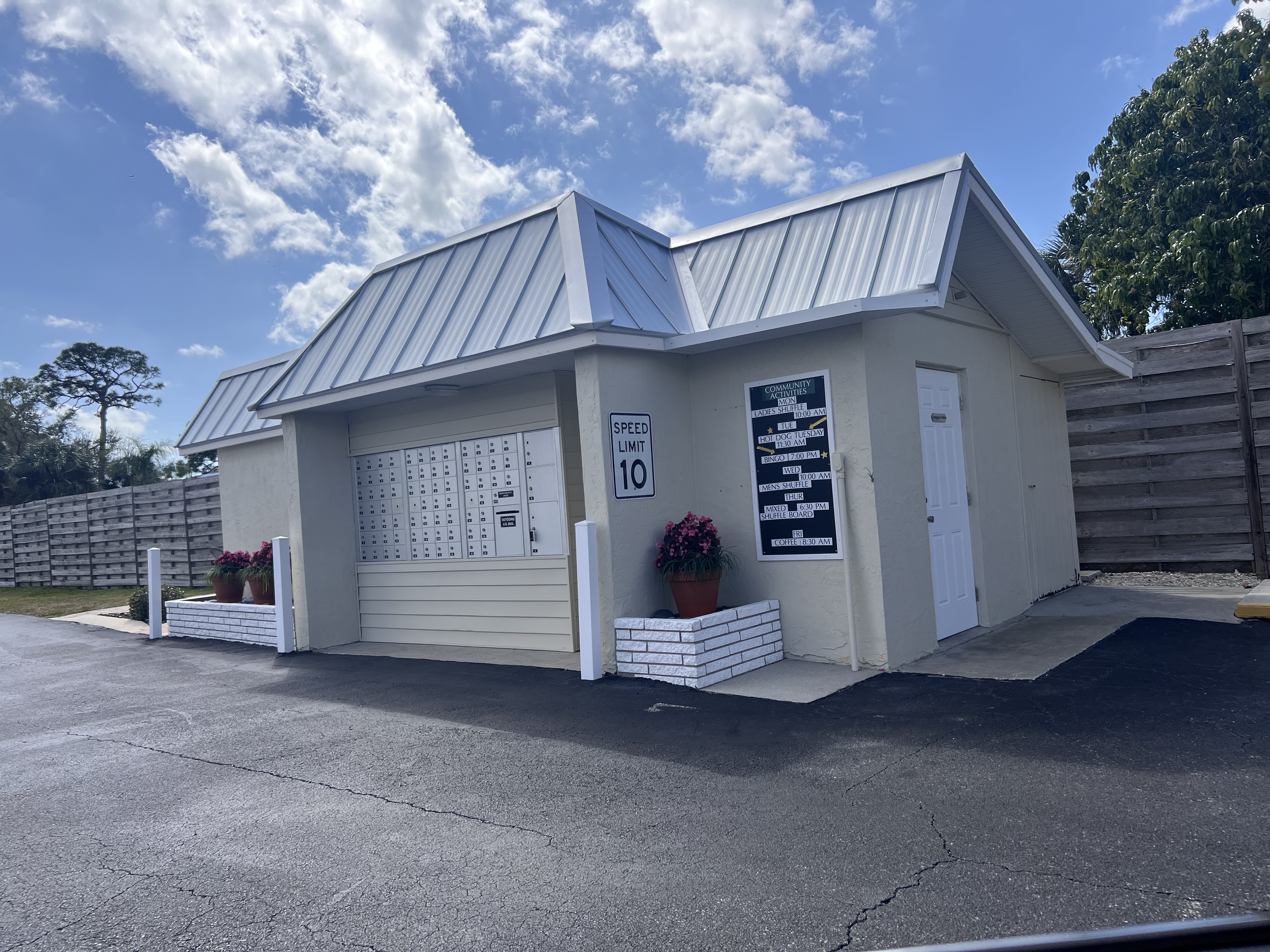 7020 Captain Kidd Ave, Sarasota, Florida 34231, 1 Bedroom Bedrooms, ,1 BathroomBathrooms,55-Plus Mobile Home,For Sale,Captain Kidd Ave,35,4755