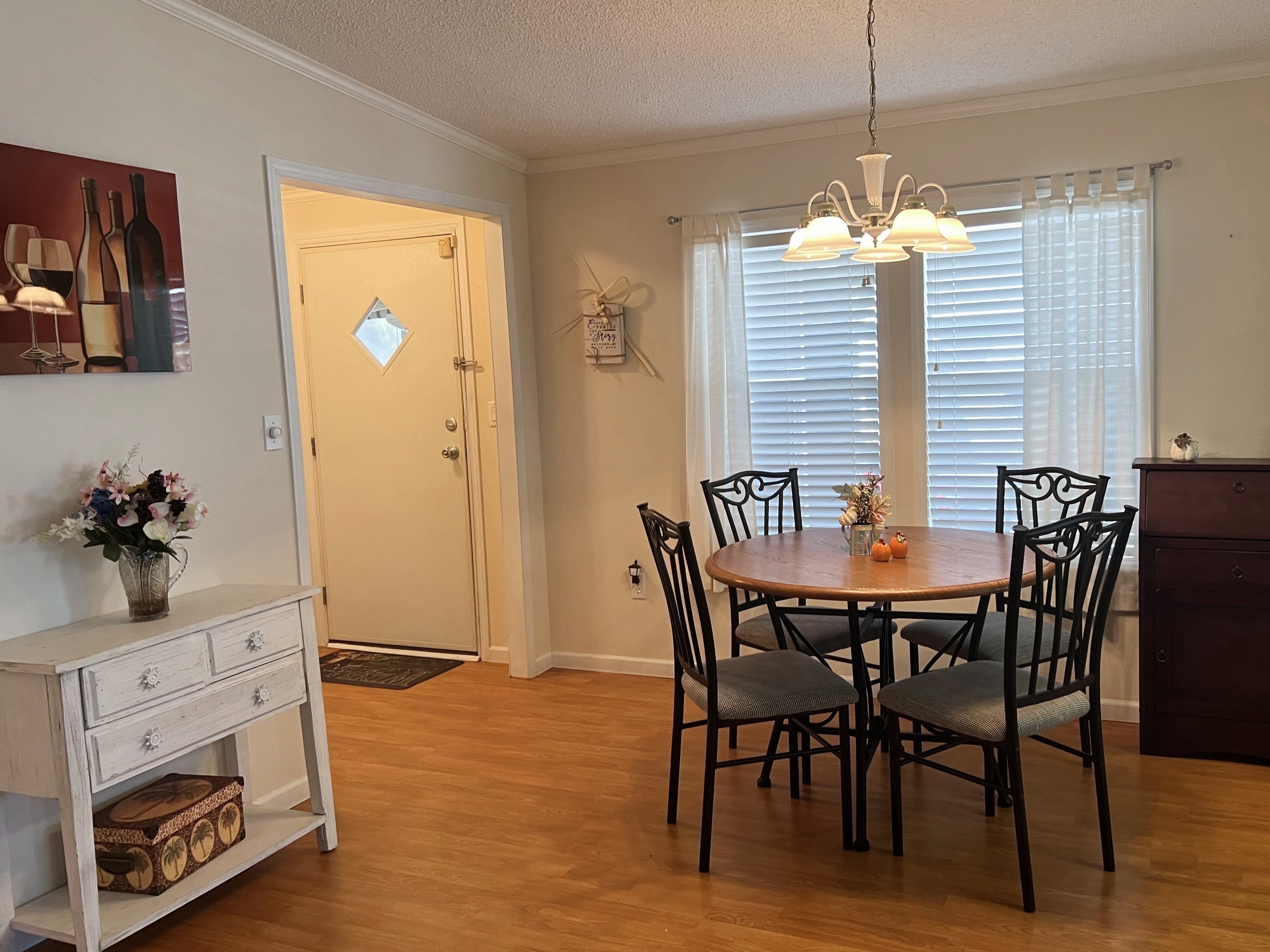 279 Lake Dr, Nokomis, Florida 34275, 2 Bedrooms Bedrooms, ,2 BathroomsBathrooms,55-Plus Mobile Home,For Sale,Lake Dr,4756