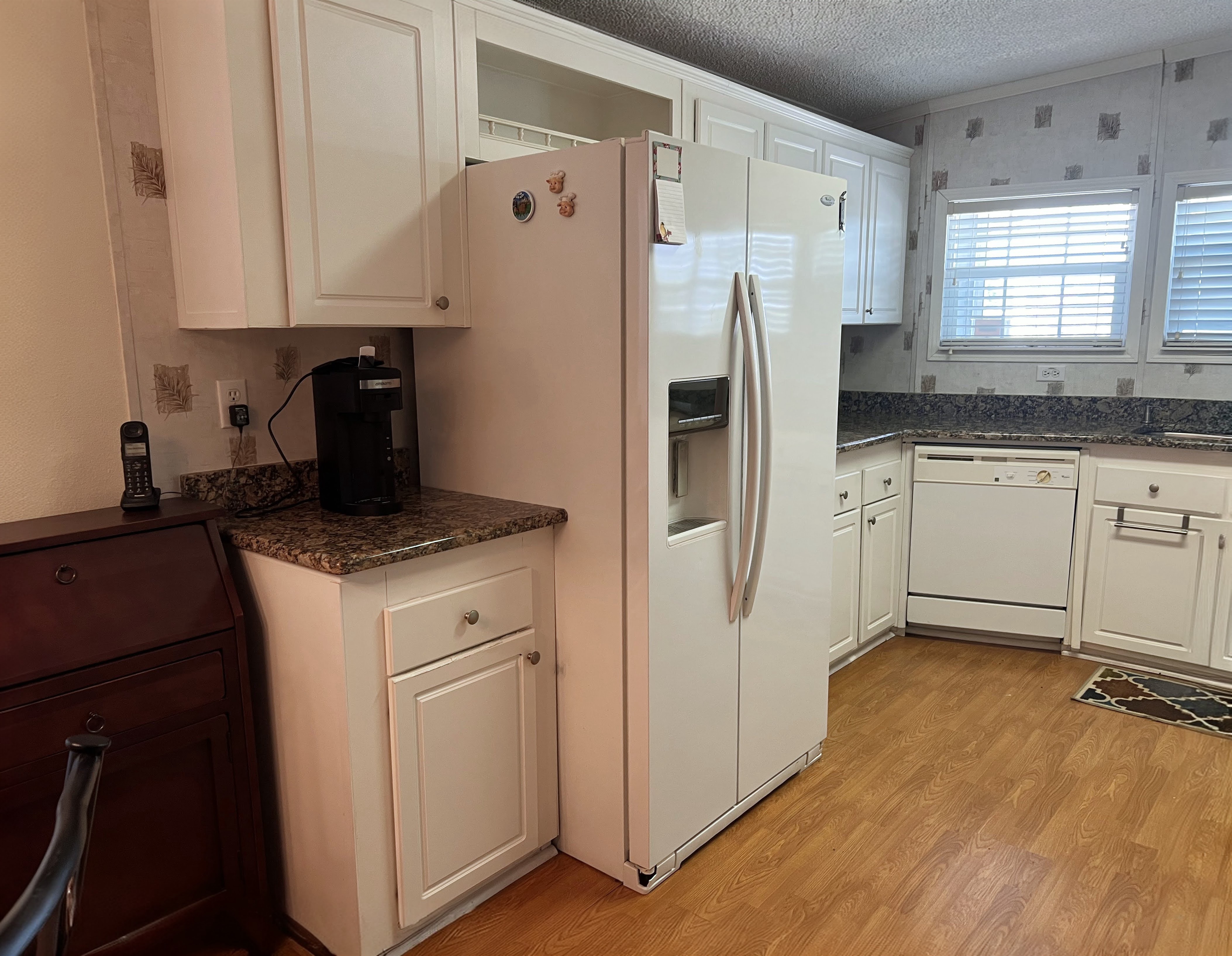 279 Lake Dr, Nokomis, Florida 34275, 2 Bedrooms Bedrooms, ,2 BathroomsBathrooms,55-Plus Mobile Home,For Sale,Lake Dr,4756