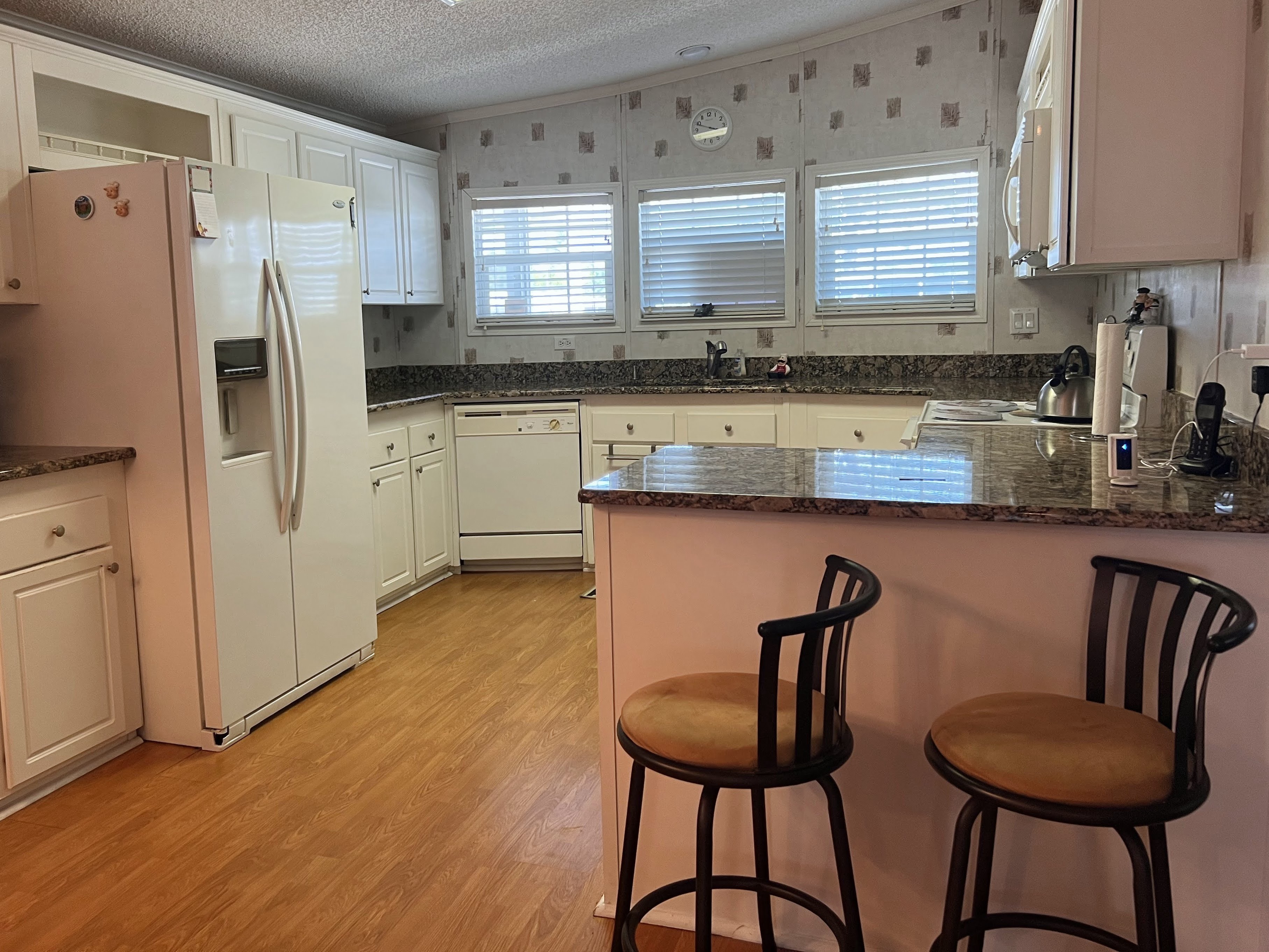 279 Lake Dr, Nokomis, Florida 34275, 2 Bedrooms Bedrooms, ,2 BathroomsBathrooms,55-Plus Mobile Home,For Sale,Lake Dr,4756