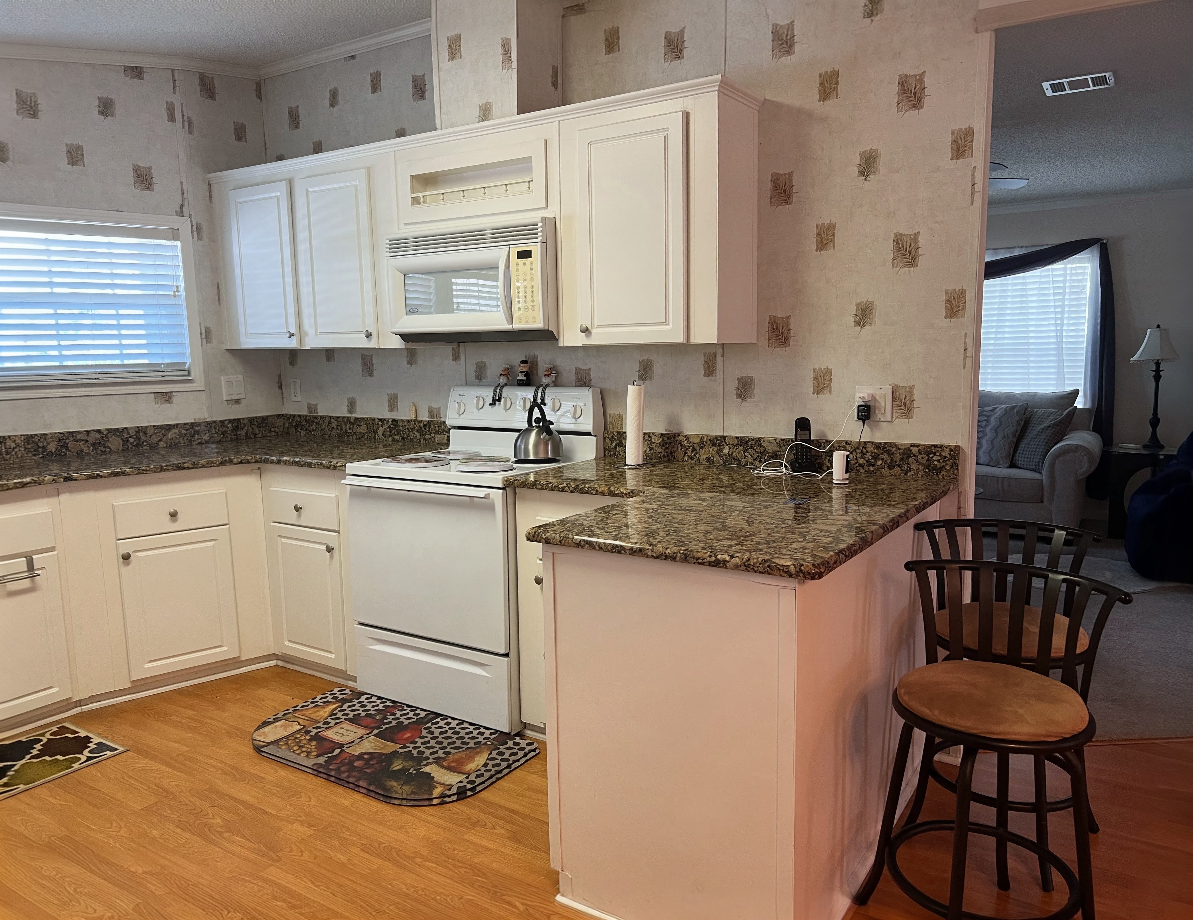 279 Lake Dr, Nokomis, Florida 34275, 2 Bedrooms Bedrooms, ,2 BathroomsBathrooms,55-Plus Mobile Home,For Sale,Lake Dr,4756