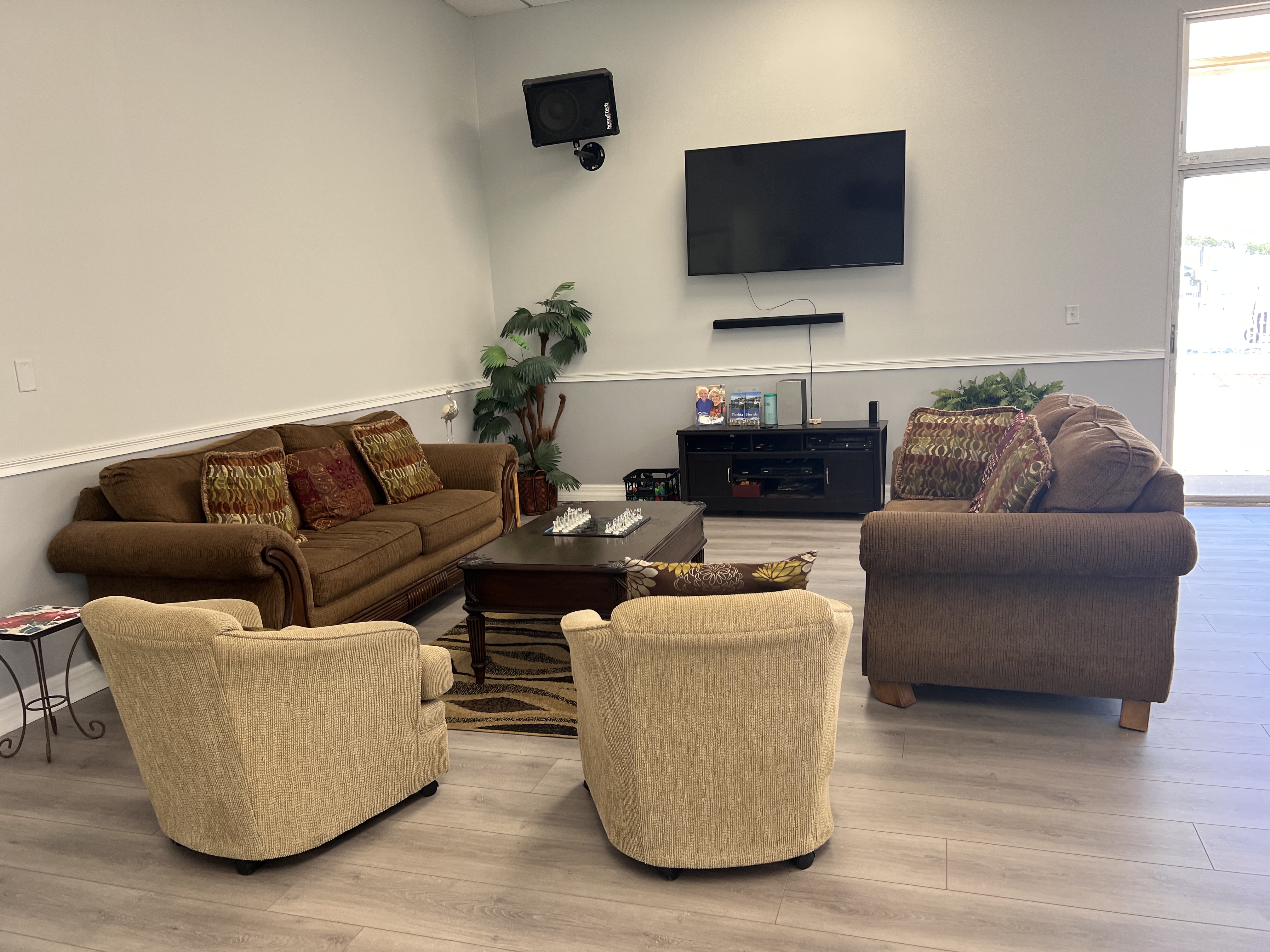 279 Lake Dr, Nokomis, Florida 34275, 2 Bedrooms Bedrooms, ,2 BathroomsBathrooms,55-Plus Mobile Home,For Sale,Lake Dr,4756