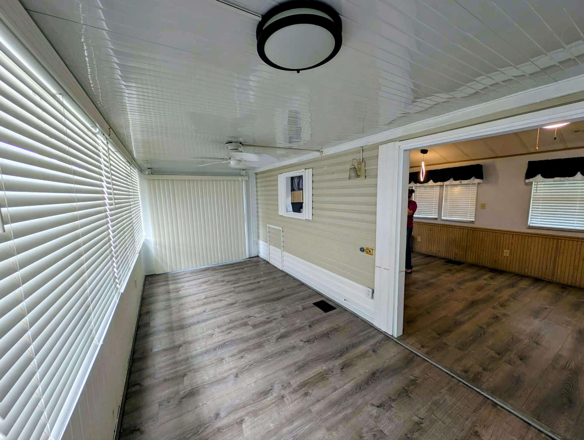 6129 Coach House Circle, Ruskin, Florida 33570, 1 Bedroom Bedrooms, ,1 BathroomBathrooms,55-Plus Mobile Home,For Sale,Coach House Circle,4761